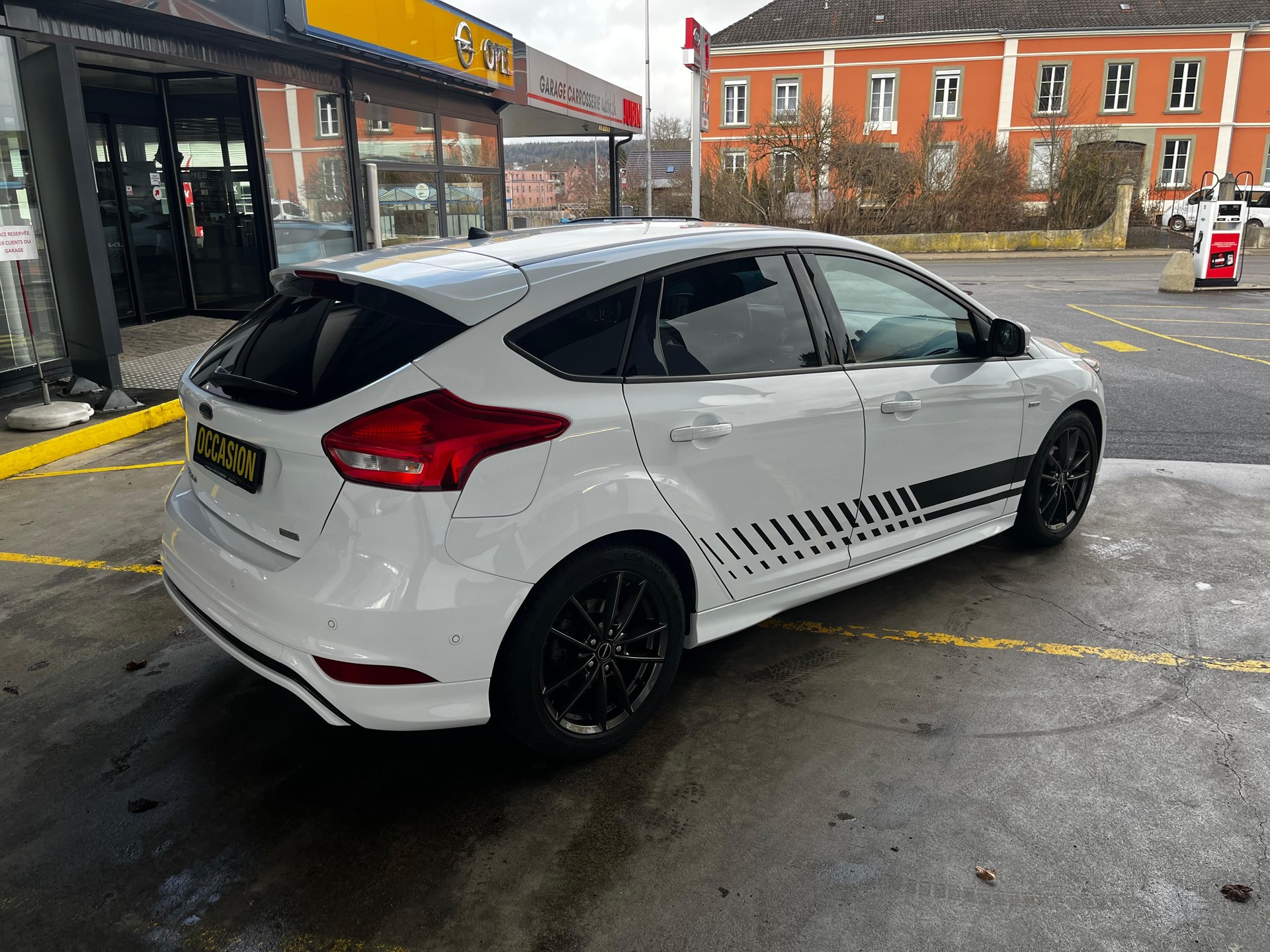 FORD Focus 1.0i EcoB 125 ST-Line-image-2