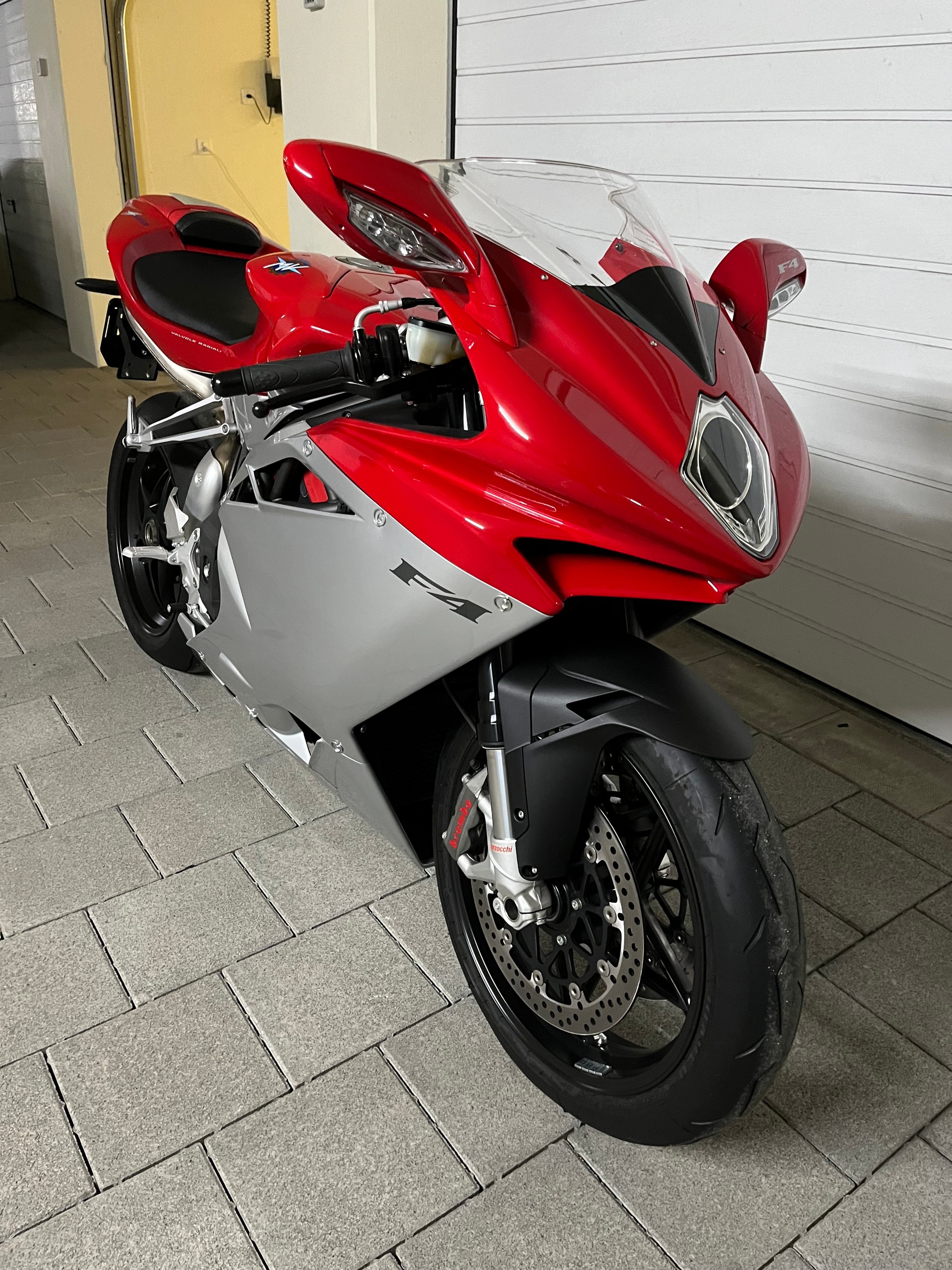 MV AGUSTA F4 1000-image-5