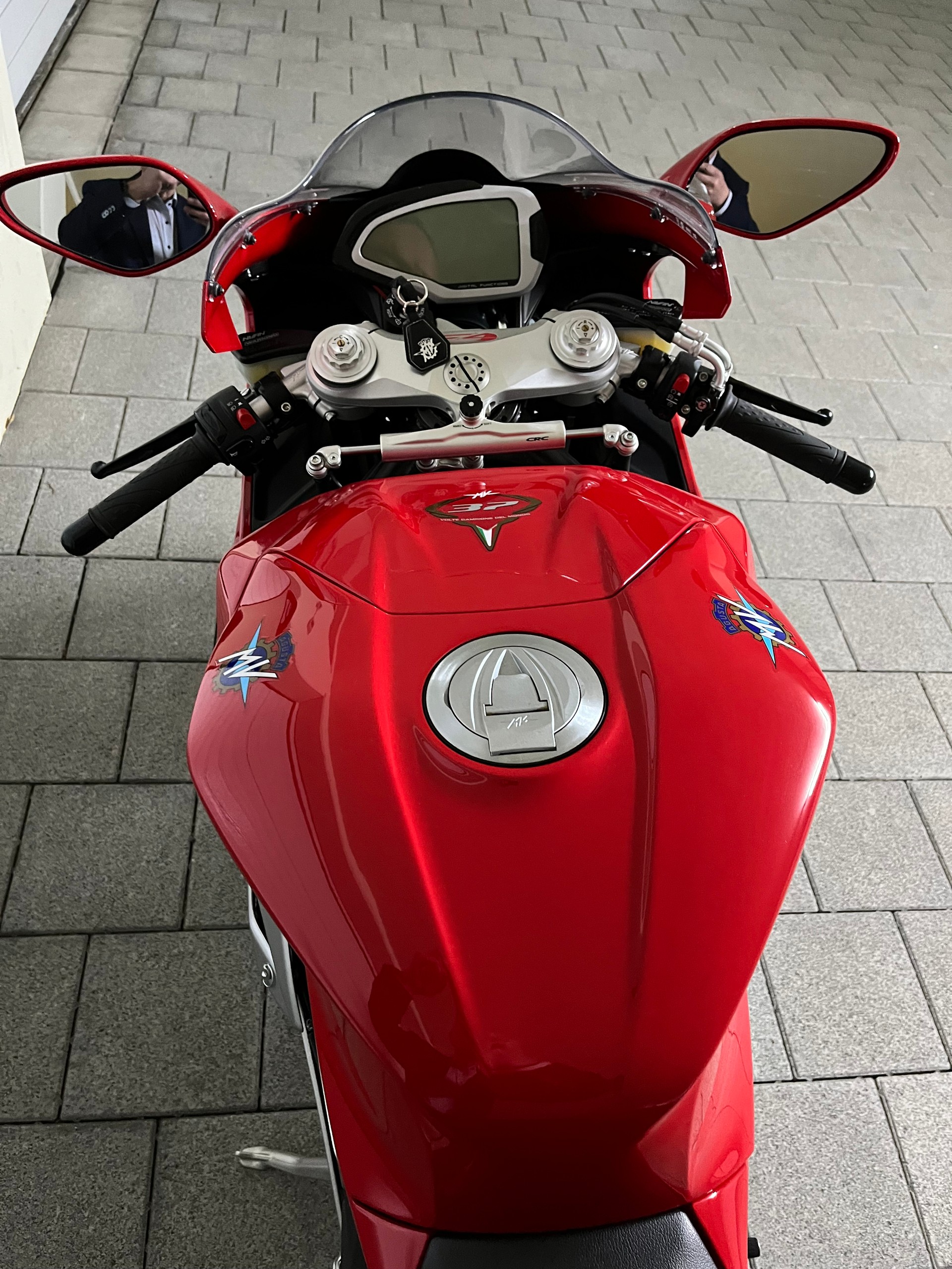 MV AGUSTA F4 1000-image-4