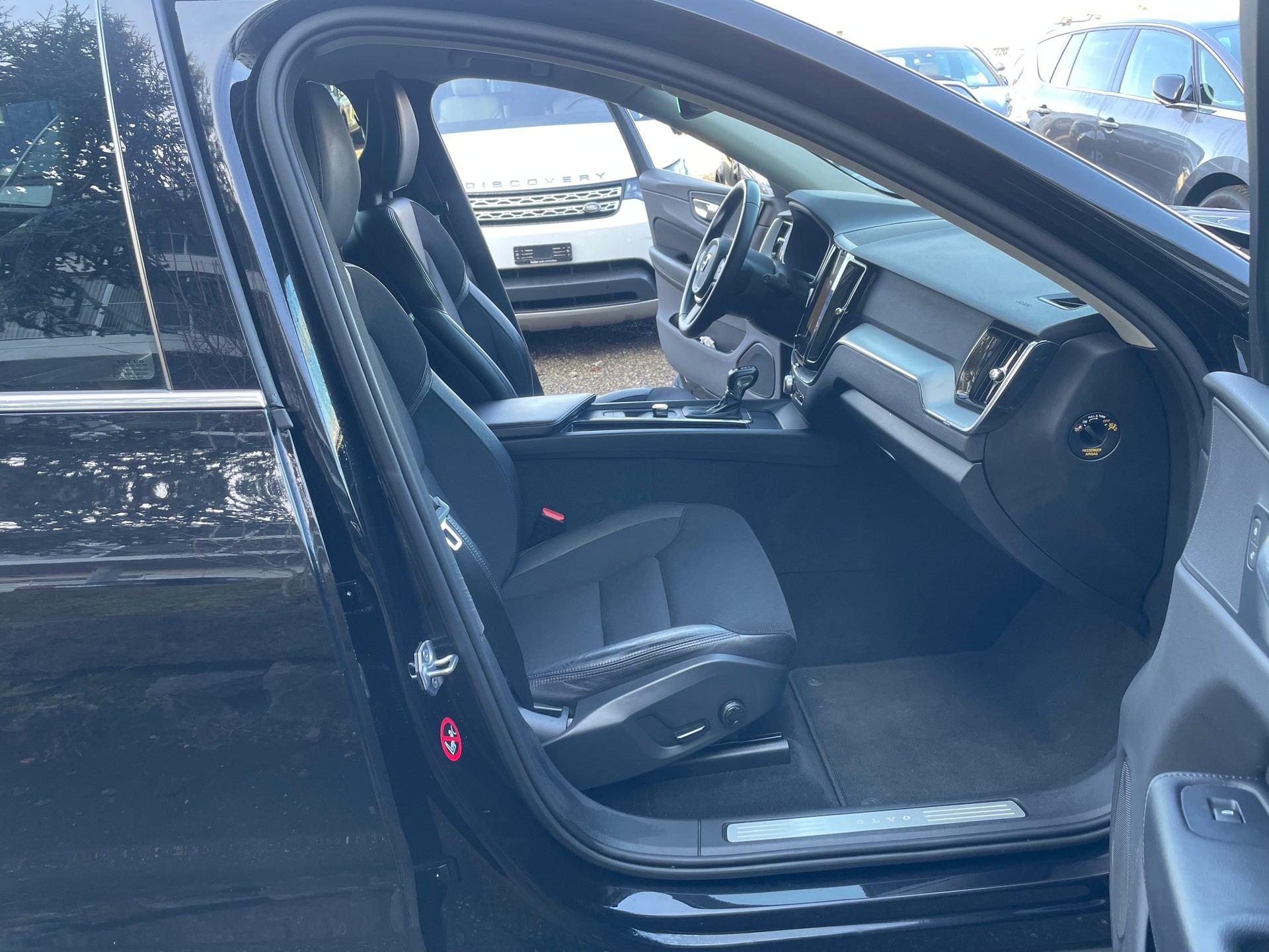 VOLVO XC60 D4 AWD Momentum Geartronic-image-9