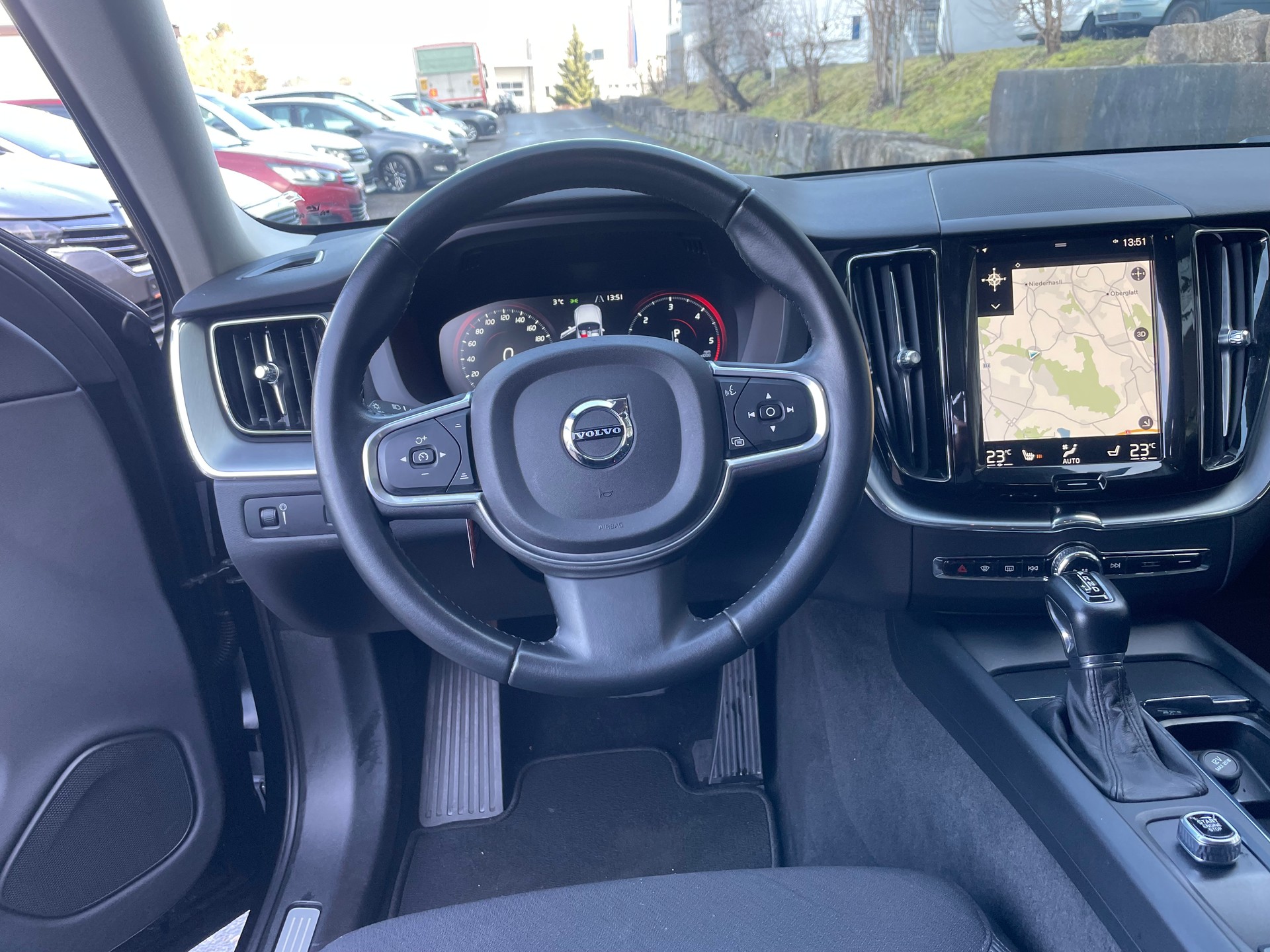 VOLVO XC60 D4 AWD Momentum Geartronic-image-6