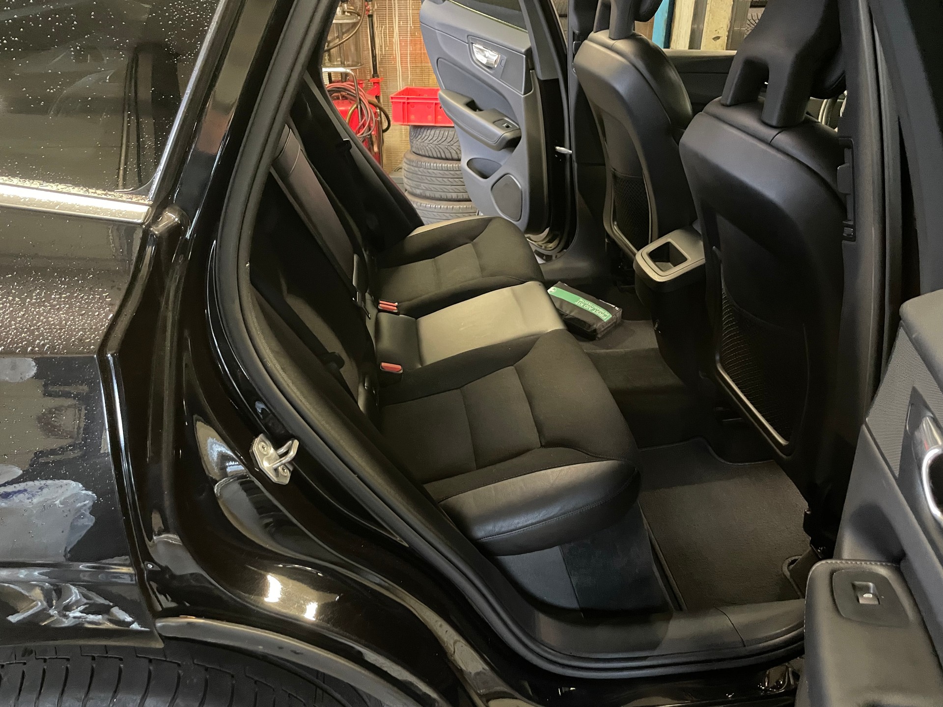 VOLVO XC60 D4 AWD Momentum Geartronic-image-11