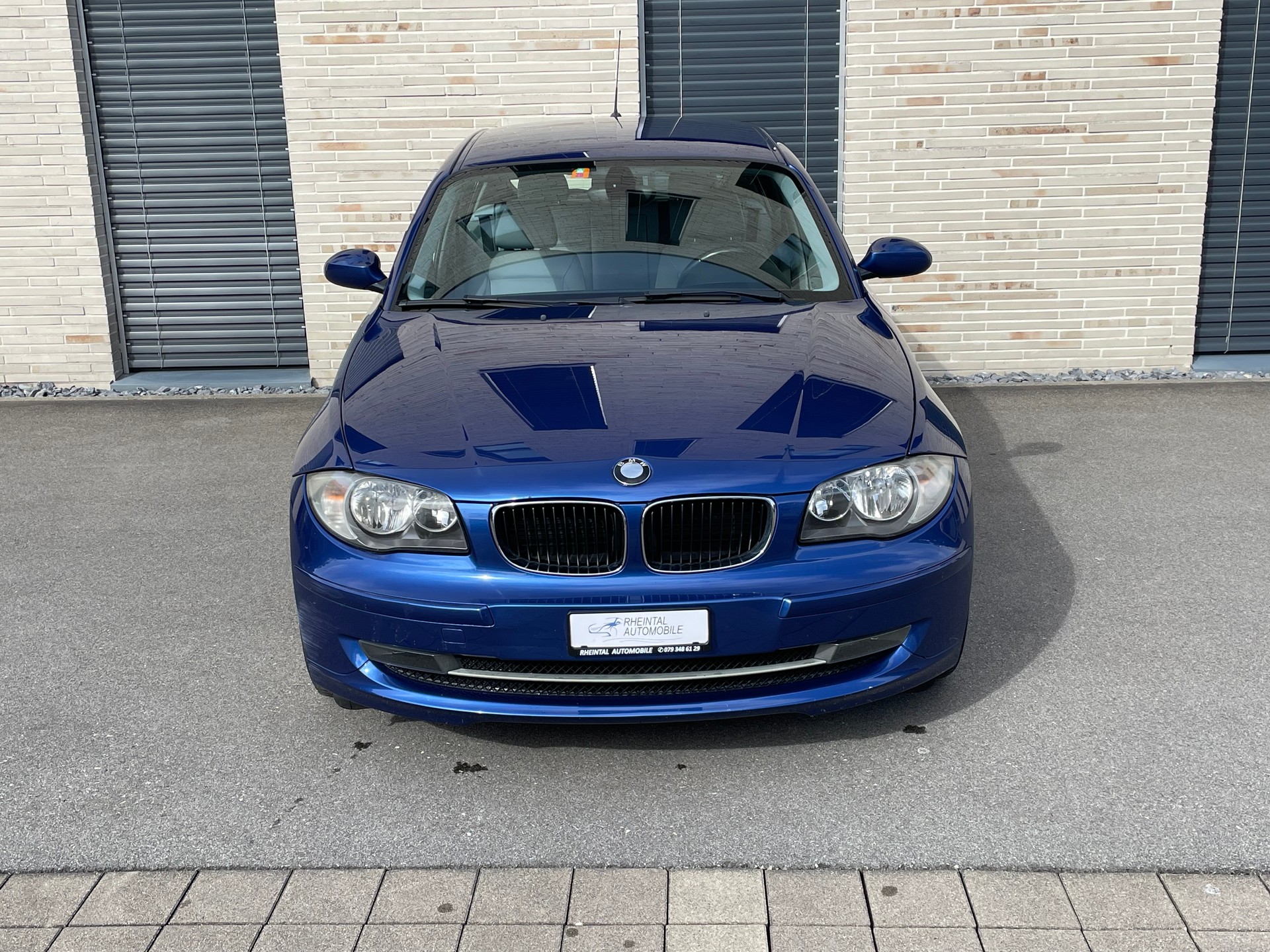 BMW 120i Steptronic-image-3