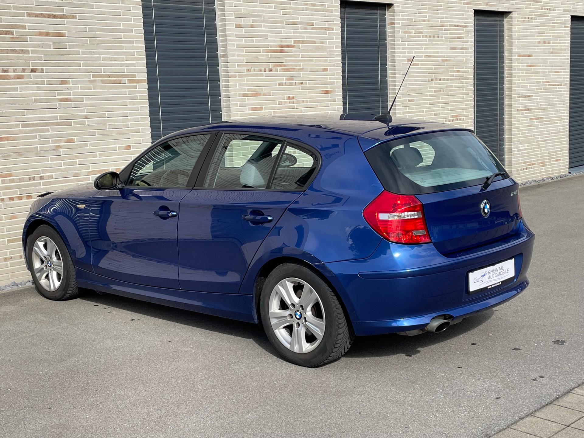 BMW 120i Steptronic-image-11