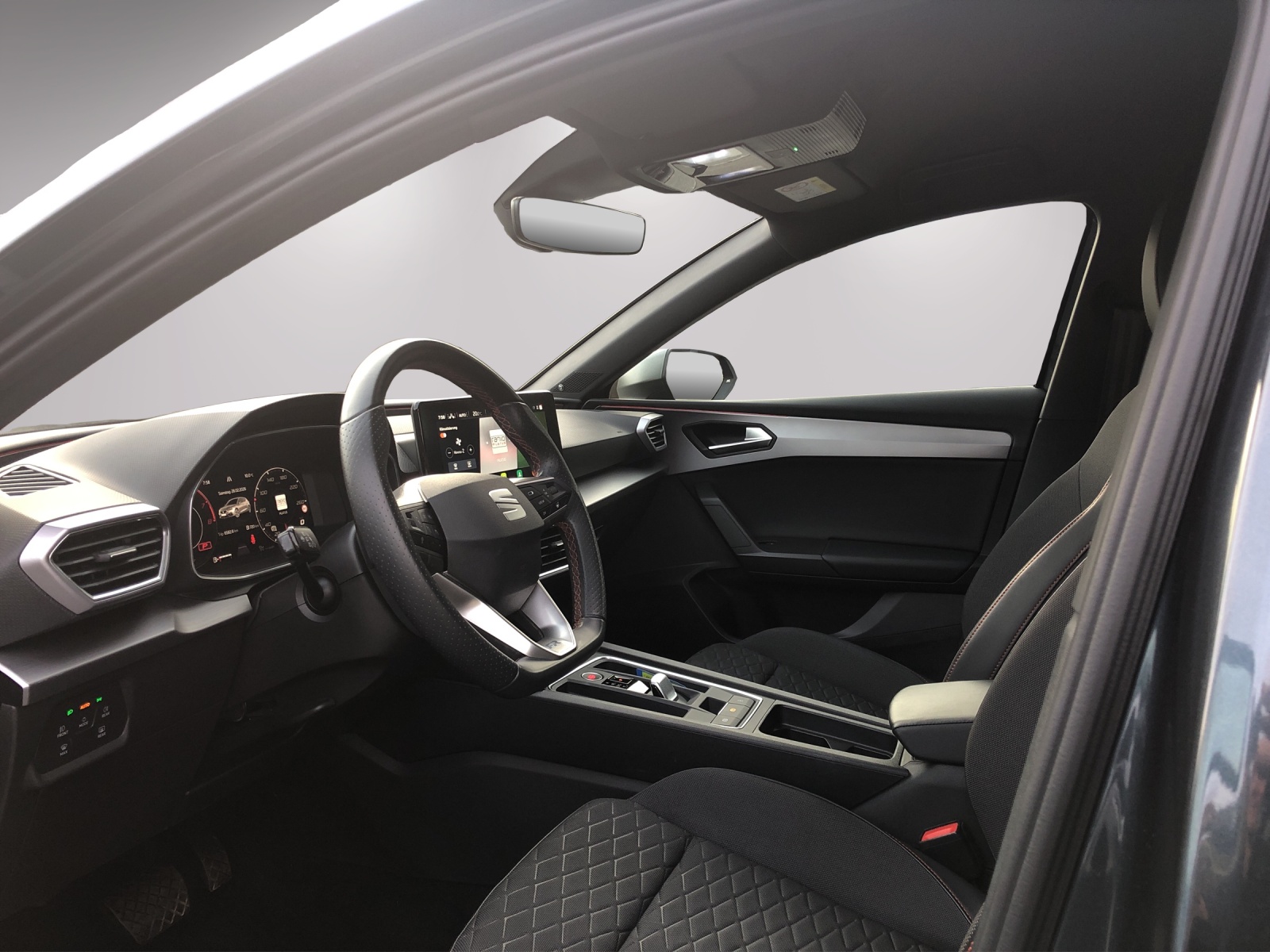 SEAT Leon 1.5 eTSI mHEV DSG FR-image-8