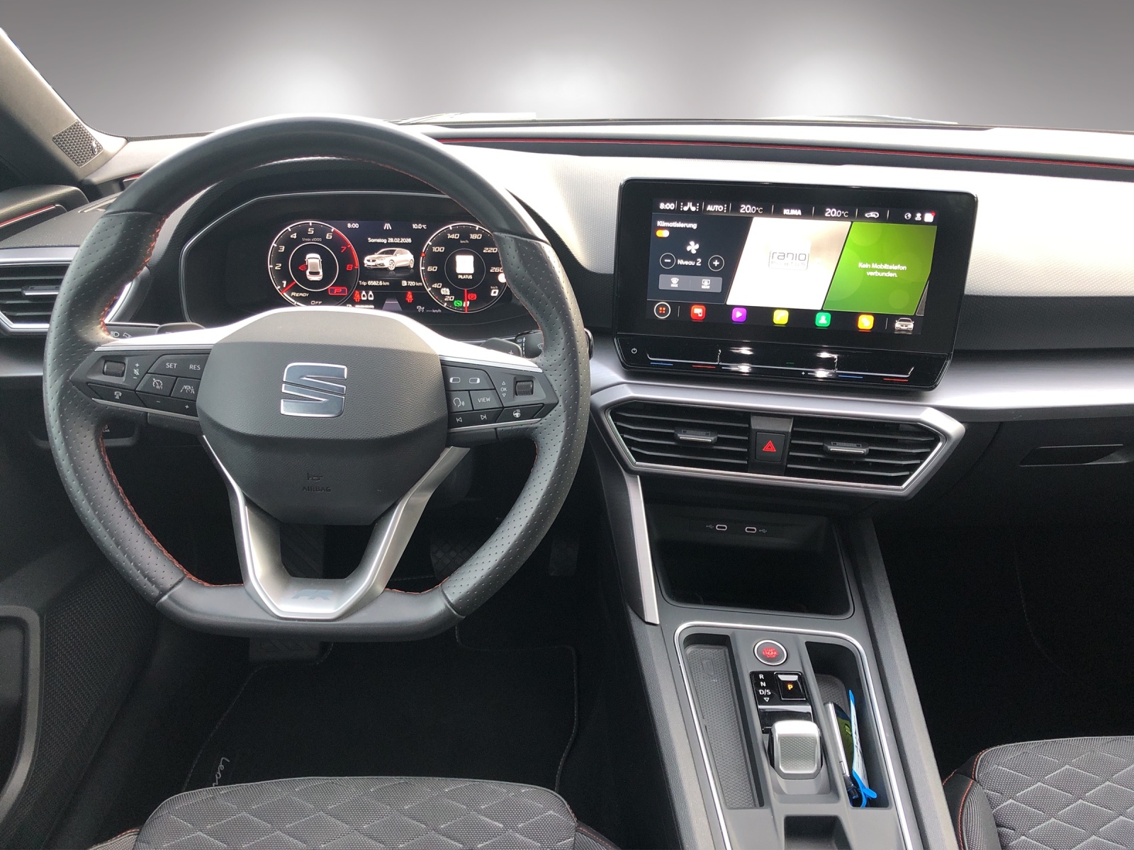 SEAT Leon 1.5 eTSI mHEV DSG FR-image-11