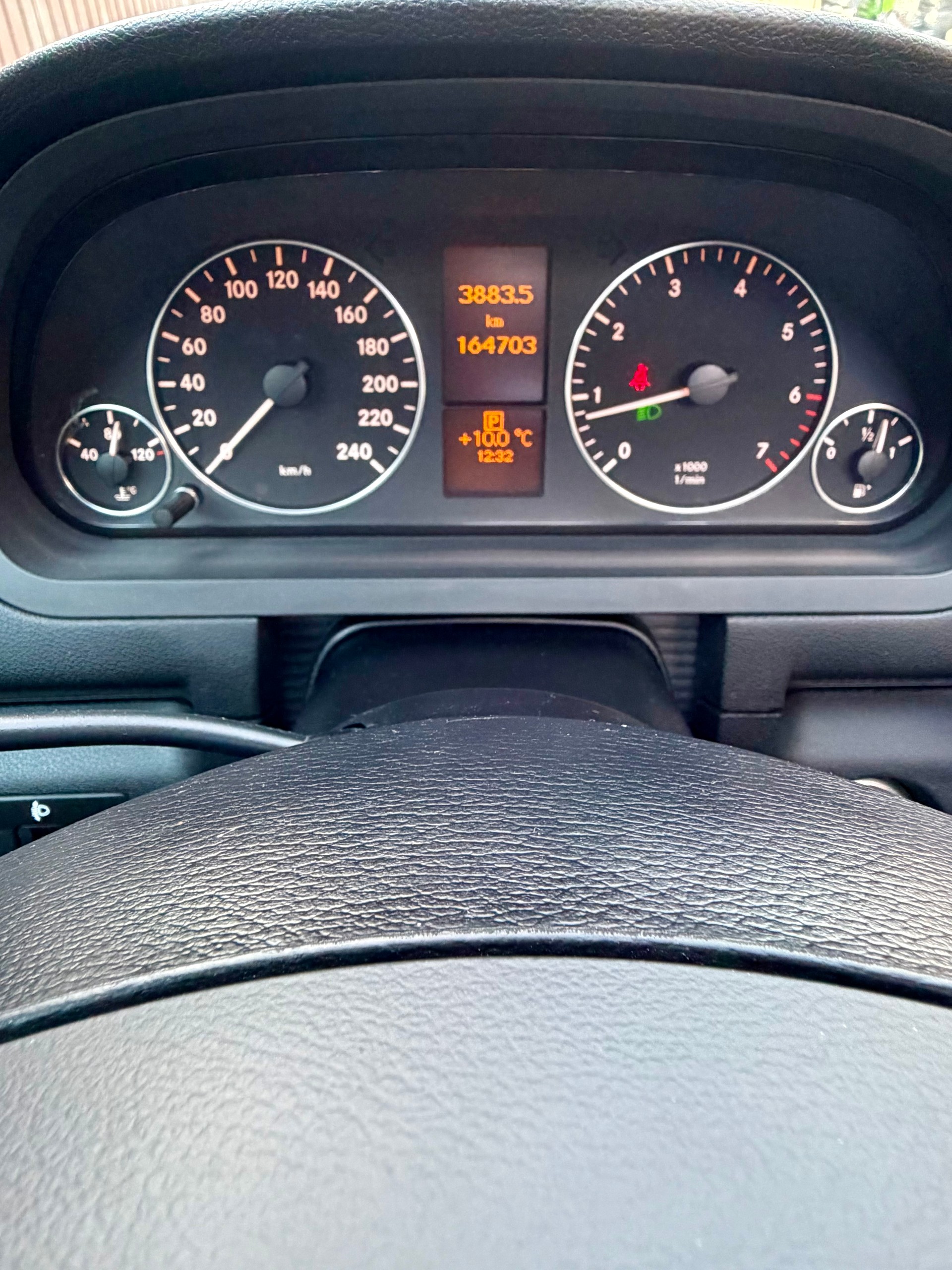 MERCEDES-BENZ A 160 (150) BlueEfficiency Classic-image-11