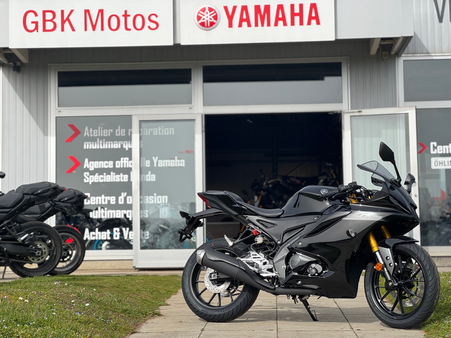YAMAHA YZF-R 125 ABS-image-0