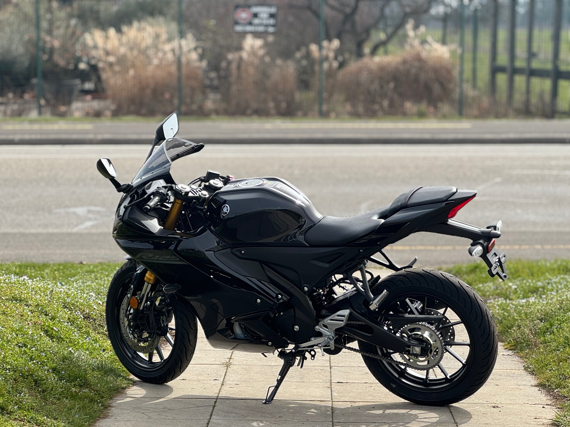 YAMAHA YZF-R 125 ABS-image-3
