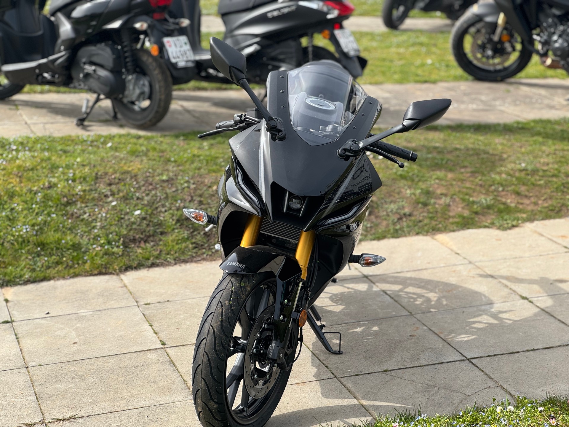 YAMAHA YZF-R 125 ABS-image-4