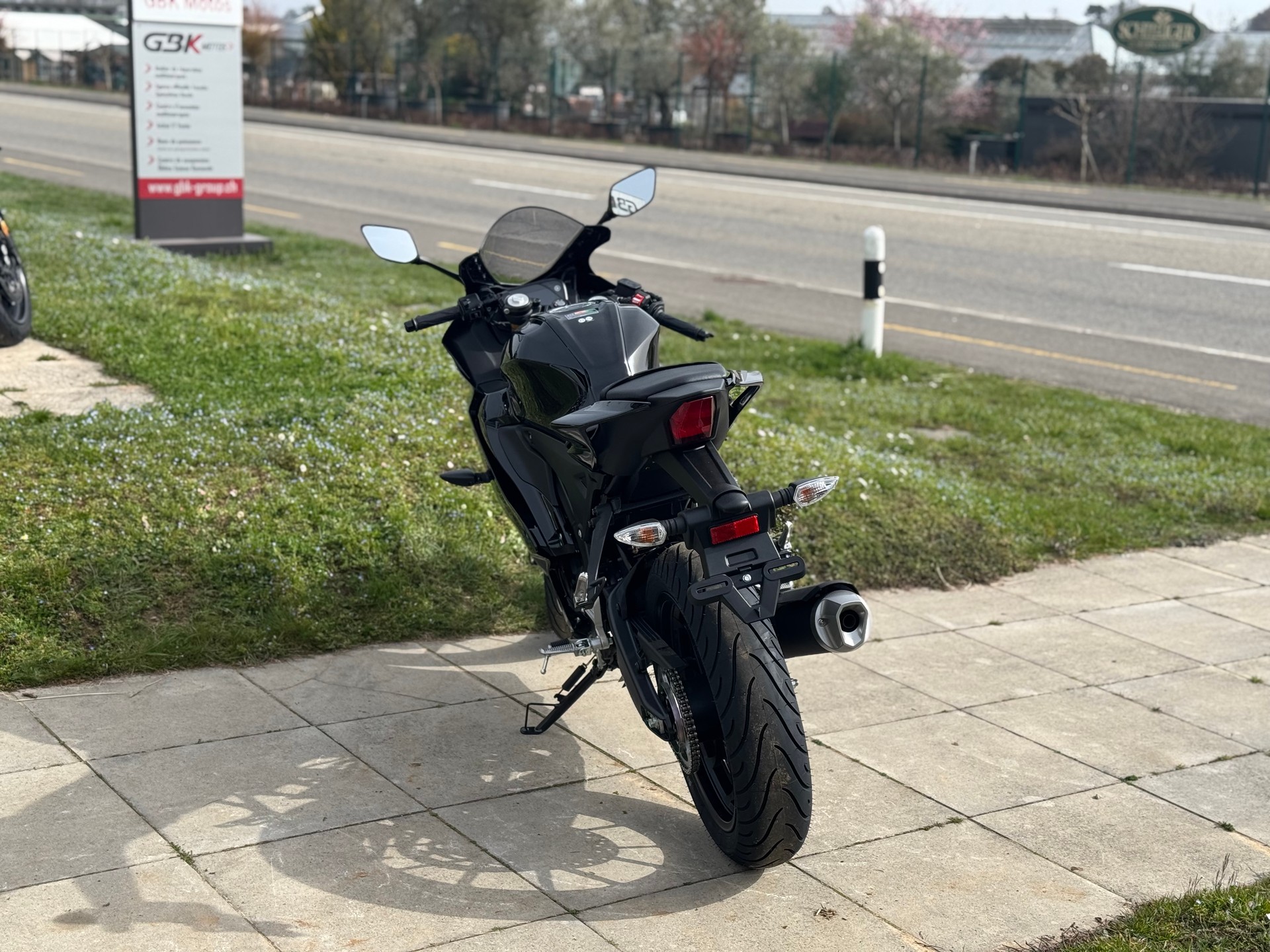 YAMAHA YZF-R 125 ABS-image-2