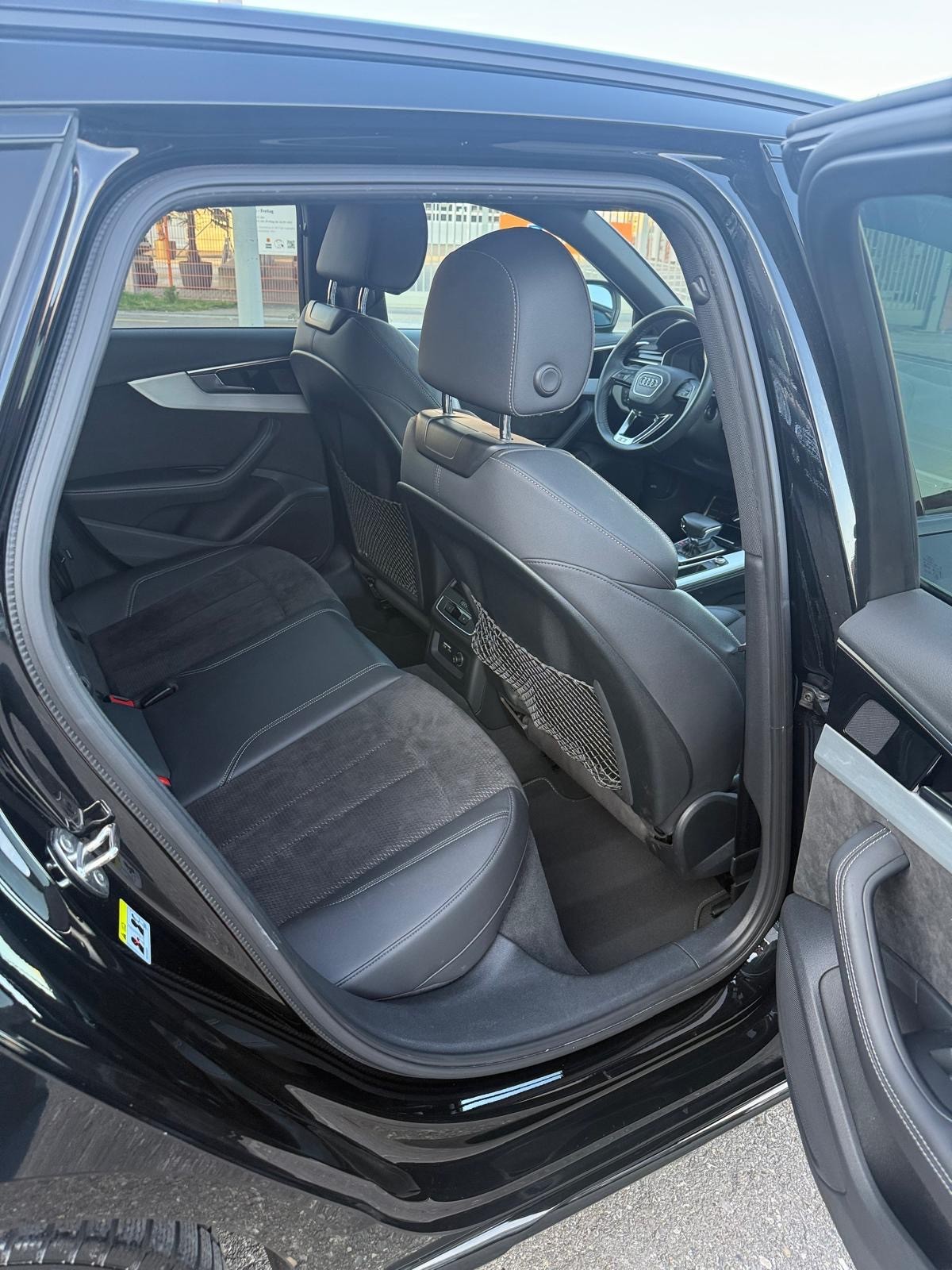 AUDI A4 Avant 40 TDI S line Attraction quattro S-tronic-image-6