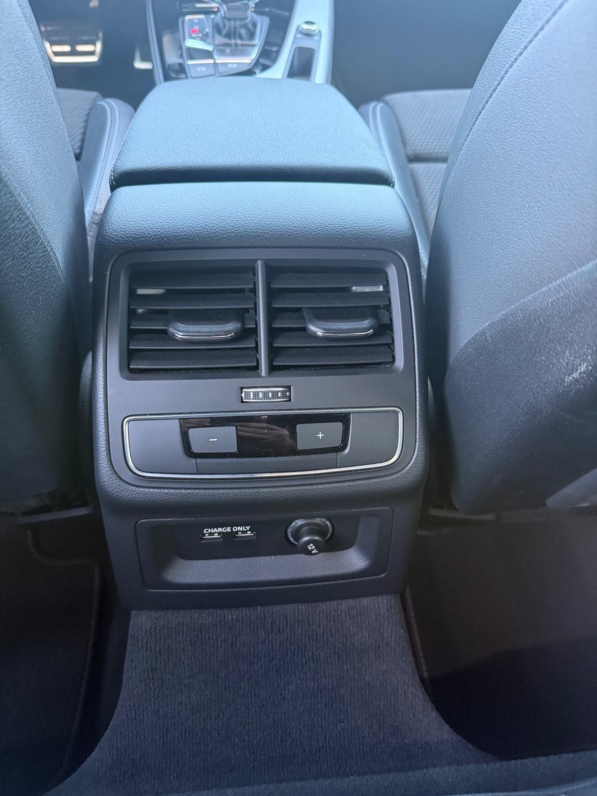 AUDI A4 Avant 40 TDI S line Attraction quattro S-tronic-image-12