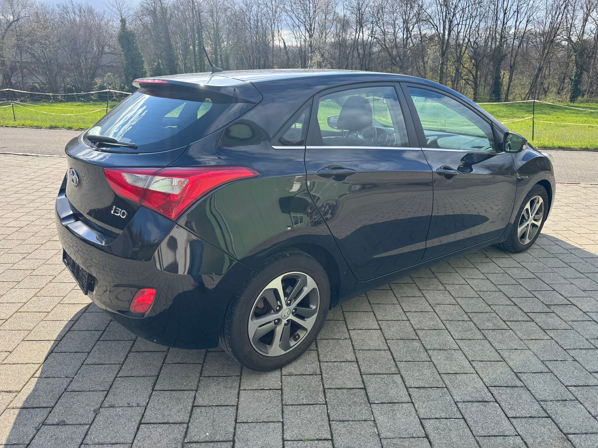HYUNDAI i30 1.6 CRDi Vertex Automatic DCT-image-3