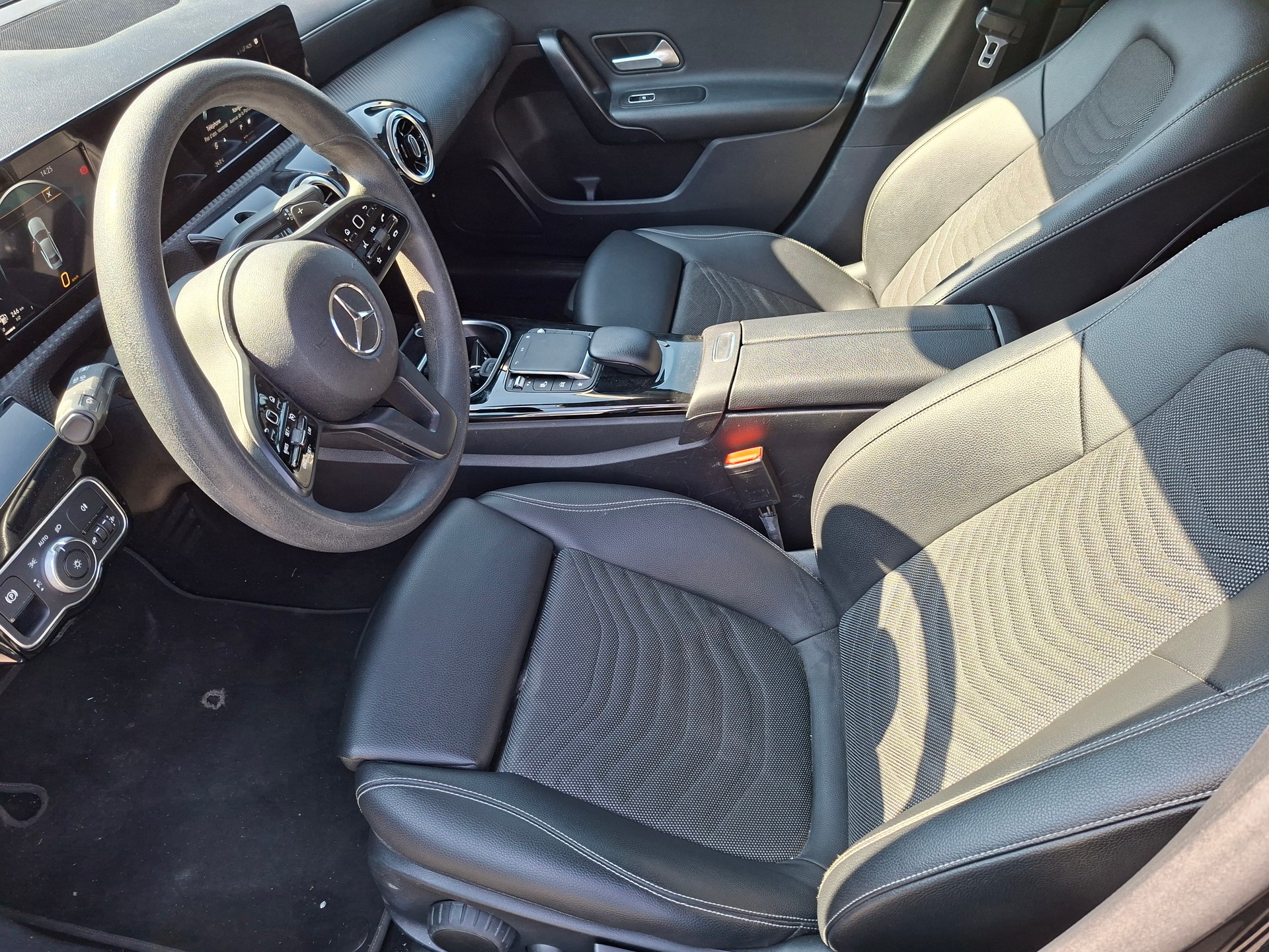MERCEDES-BENZ A 180 d Progressive 7G-DCT-image-9