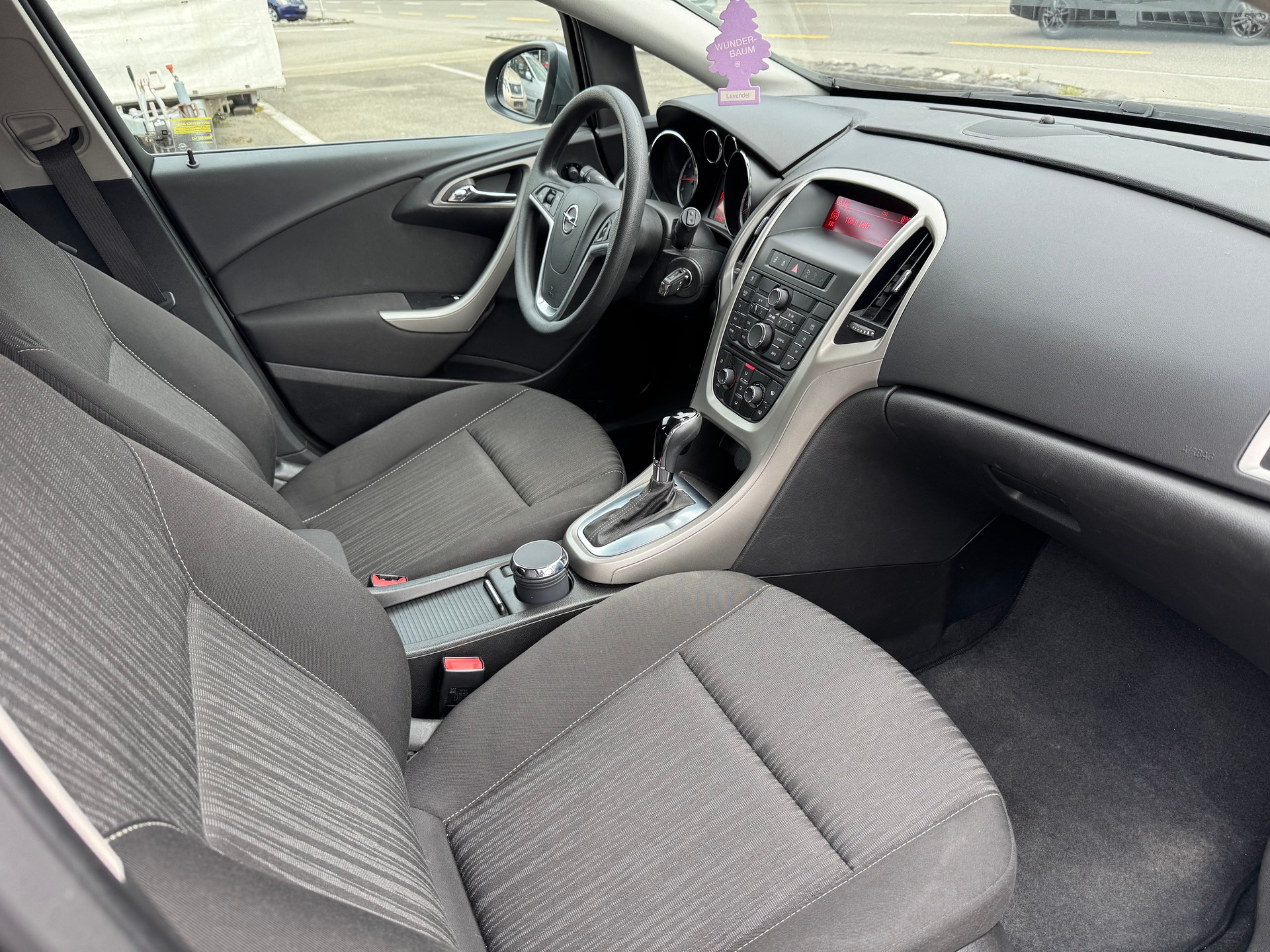 OPEL Astra 1.6i 16V Enjoy Automatic-image-9