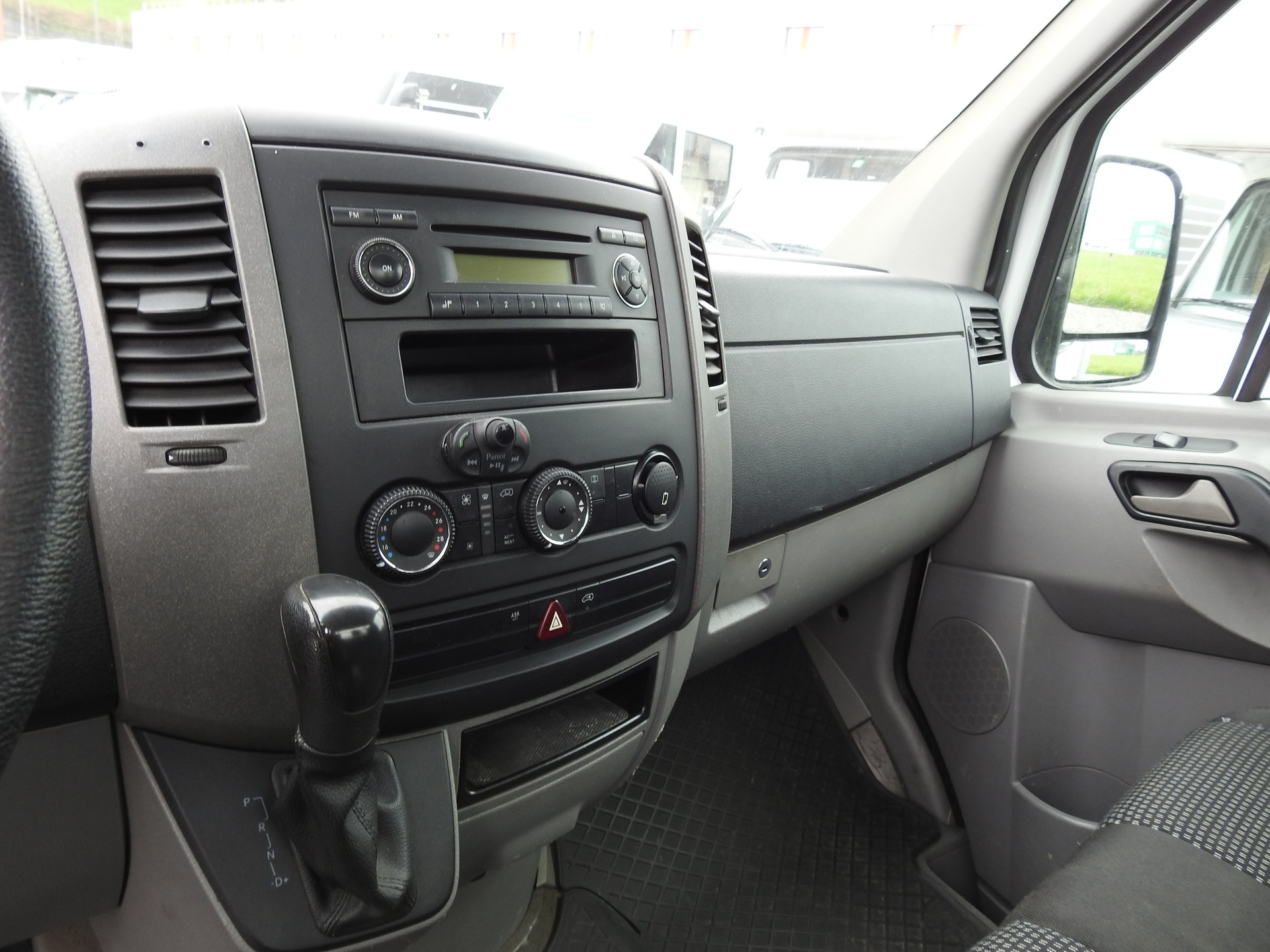 MERCEDES-BENZ Sprinter 315 CDI Lang-image-12