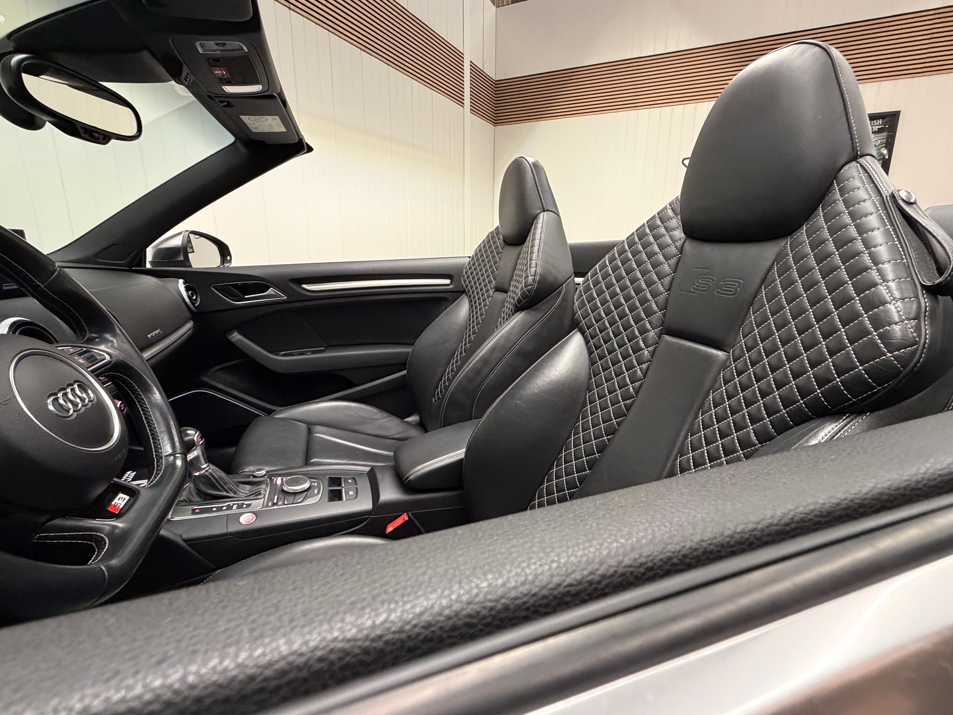 AUDI S3 Cabrio 2.0 TFSI quattro S-tronic Ab MFK & Service-image-16