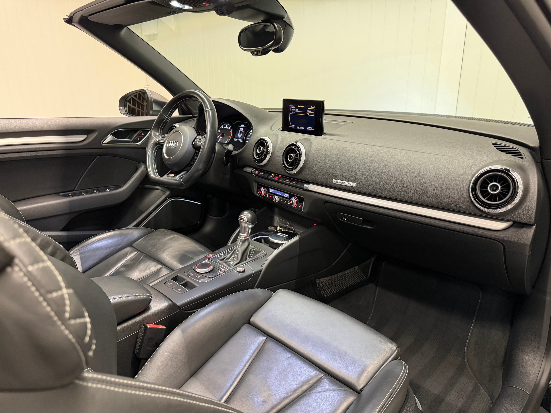 AUDI S3 Cabrio 2.0 TFSI quattro S-tronic Ab MFK & Service-image-14