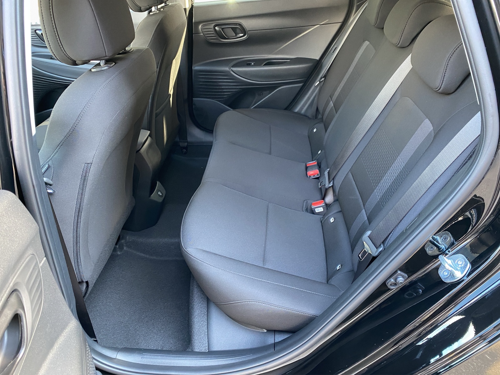 HYUNDAI i20 1.0 T-GDi Amplia-image-10