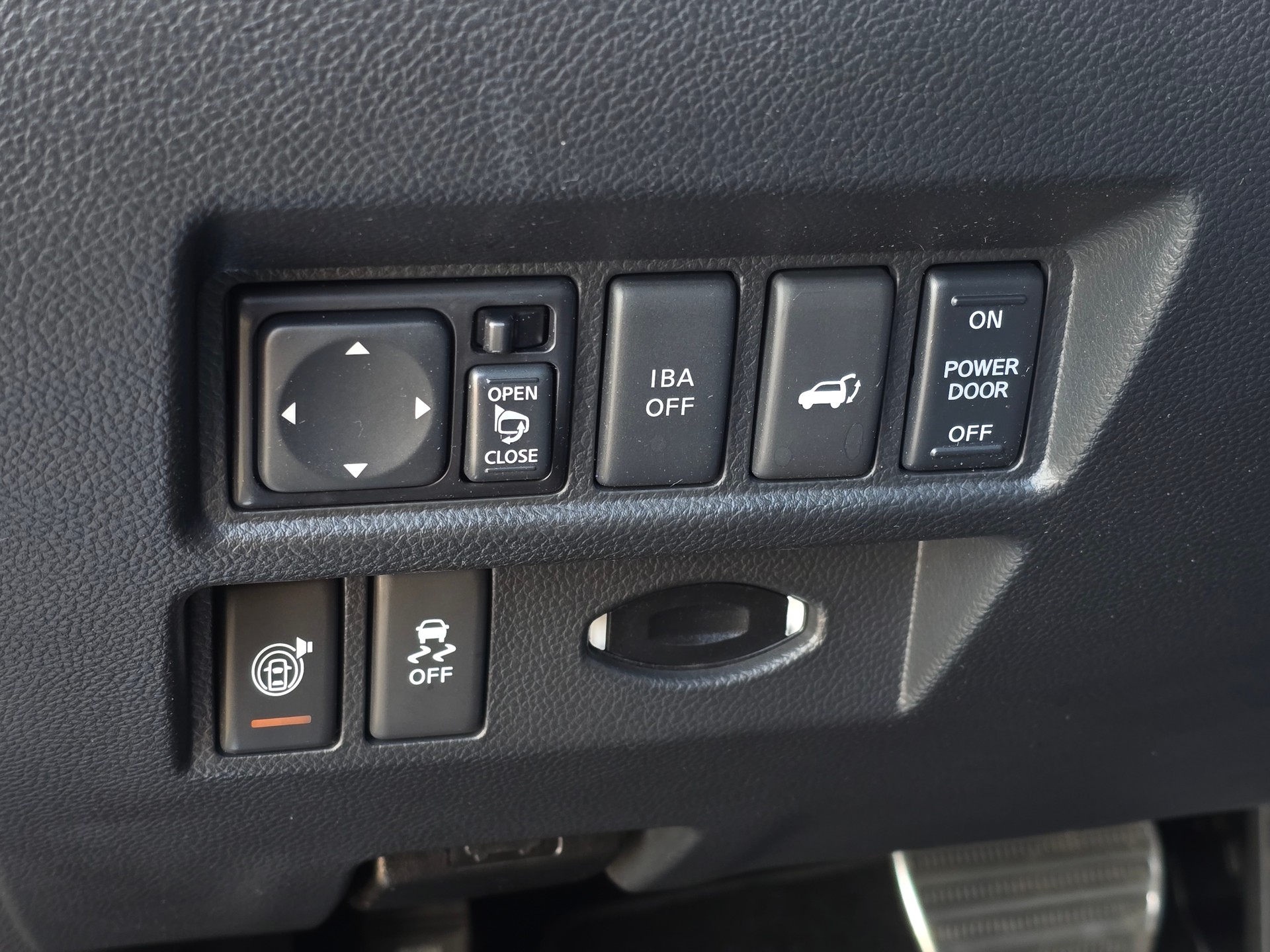 INFINITI FX30d S Premium AWD Automatic-image-26