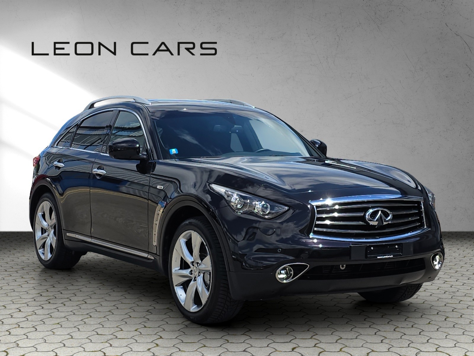 INFINITI FX30d S Premium AWD Automatic-showroom-element-2