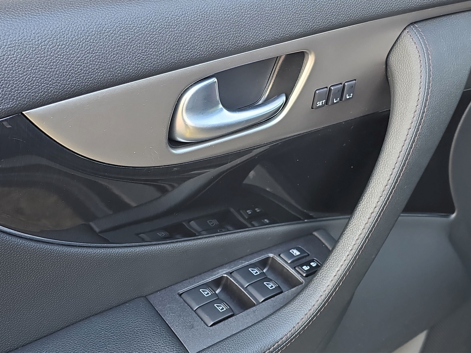 INFINITI FX30d S Premium AWD Automatic-image-27
