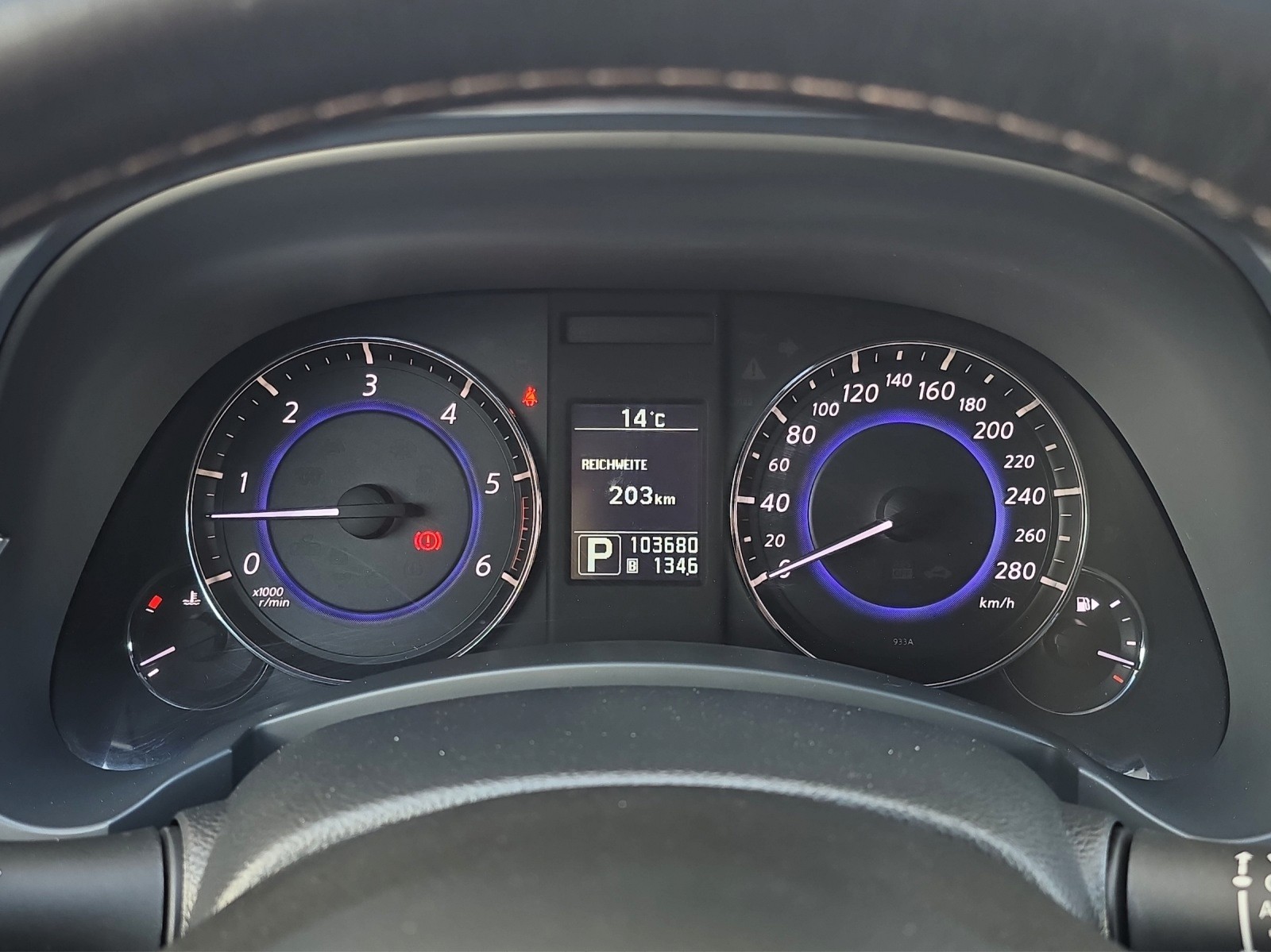 INFINITI FX30d S Premium AWD Automatic-image-17