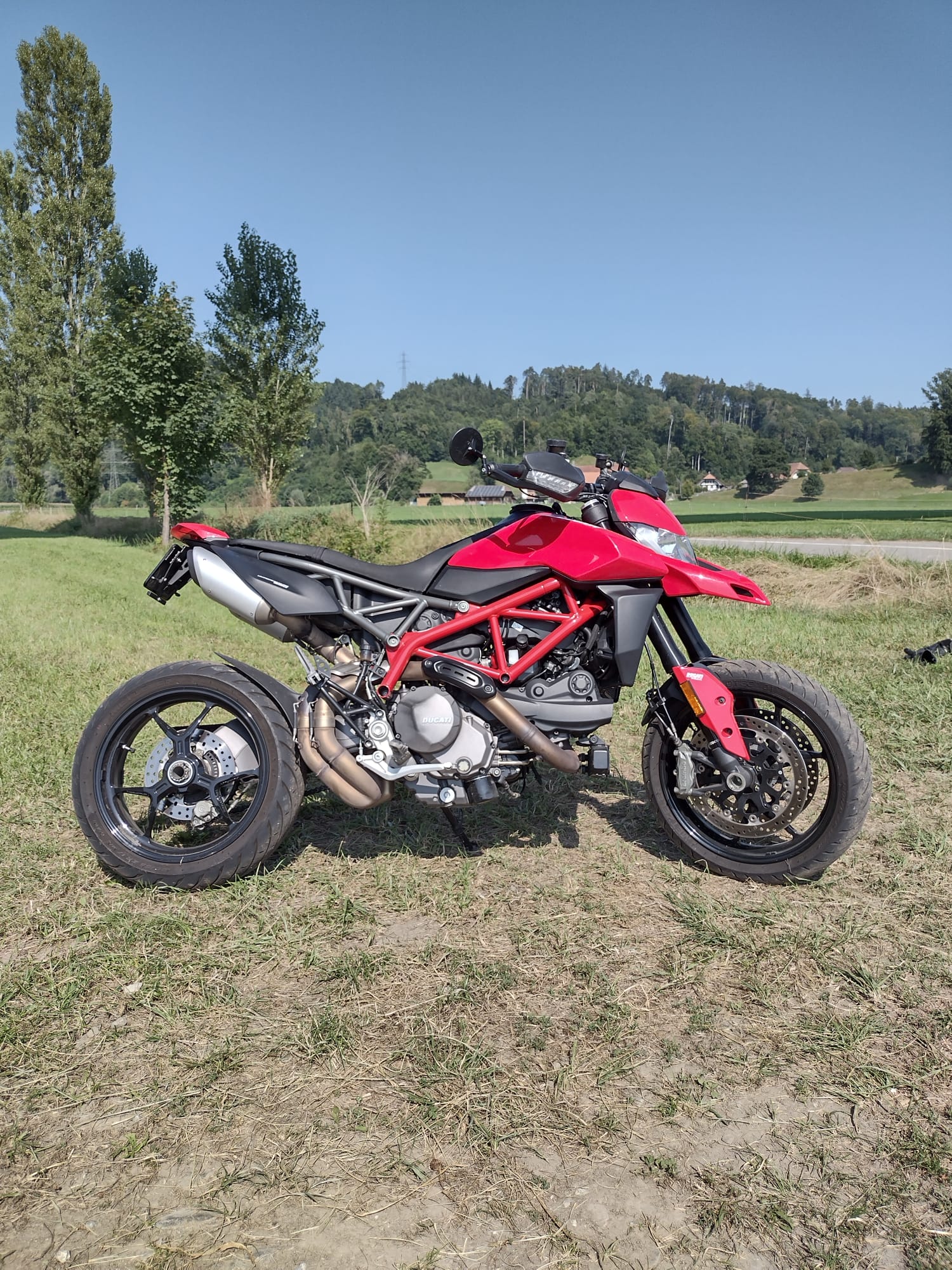 DUCATI Hypermotard 950-image-2