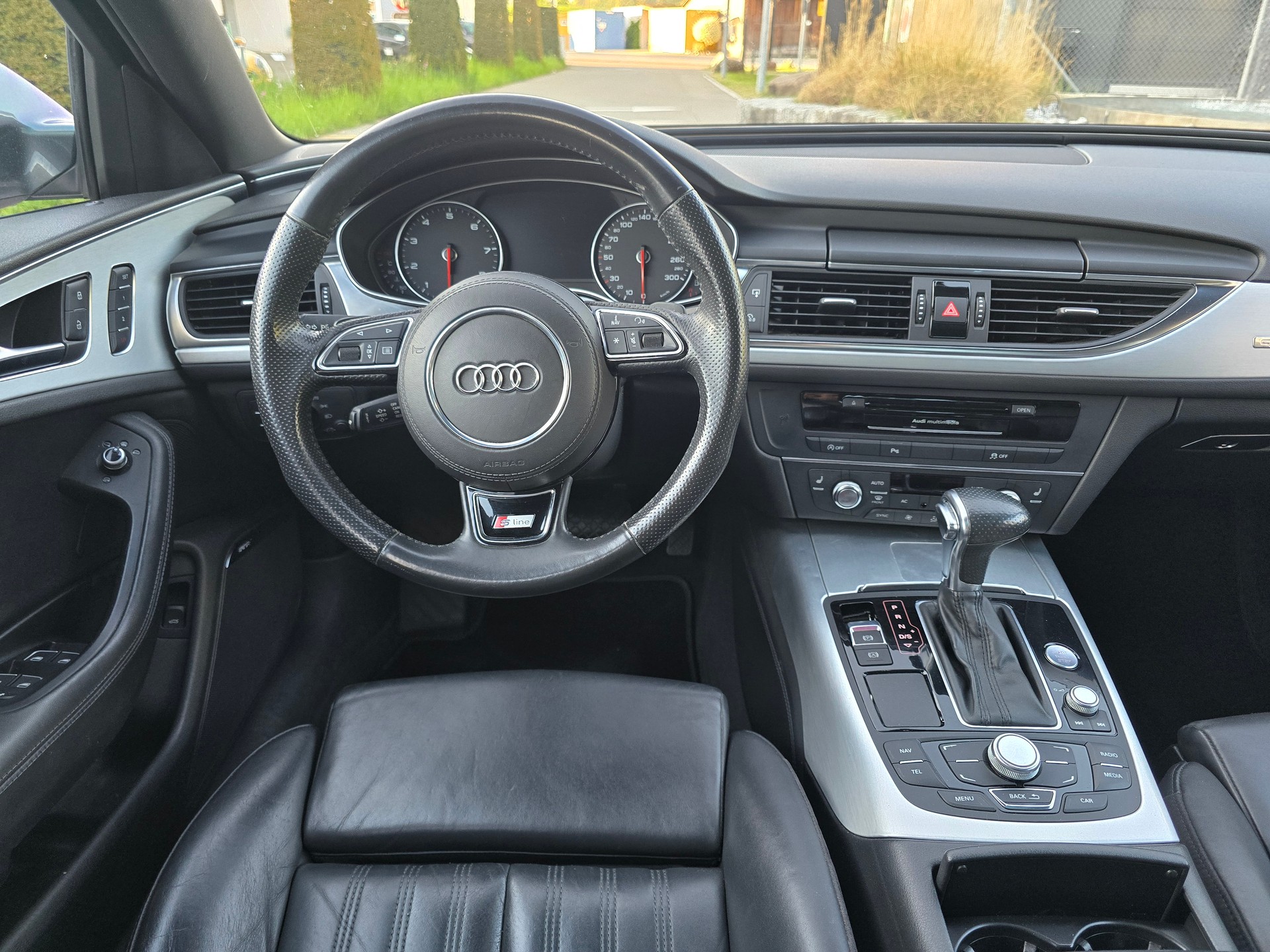 AUDI A6 Avant 3.0 TFSI V6 quattro S-tronic-image-11