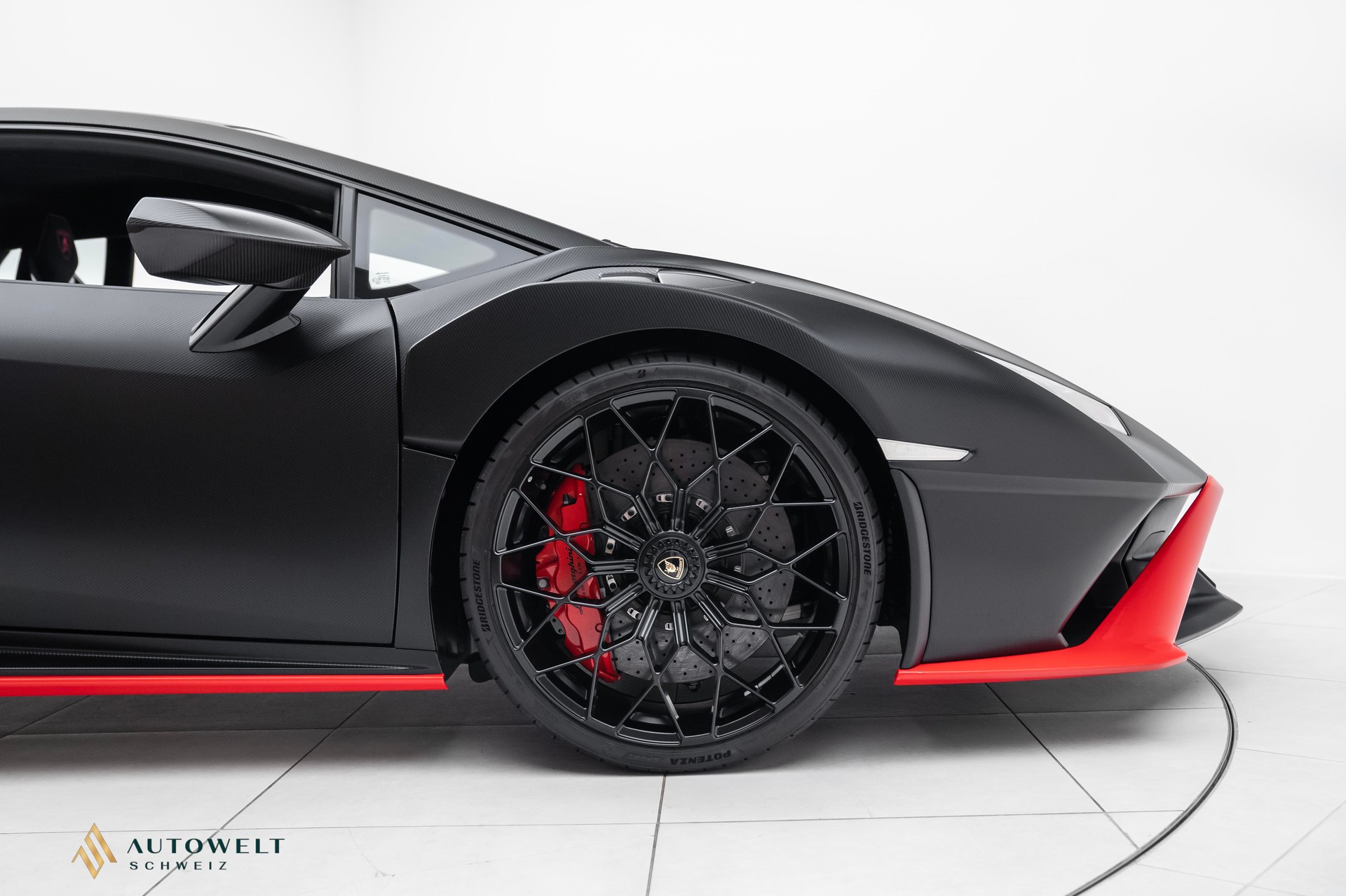 LAMBORGHINI Huracan STO Coupé DCT RWD-image-13