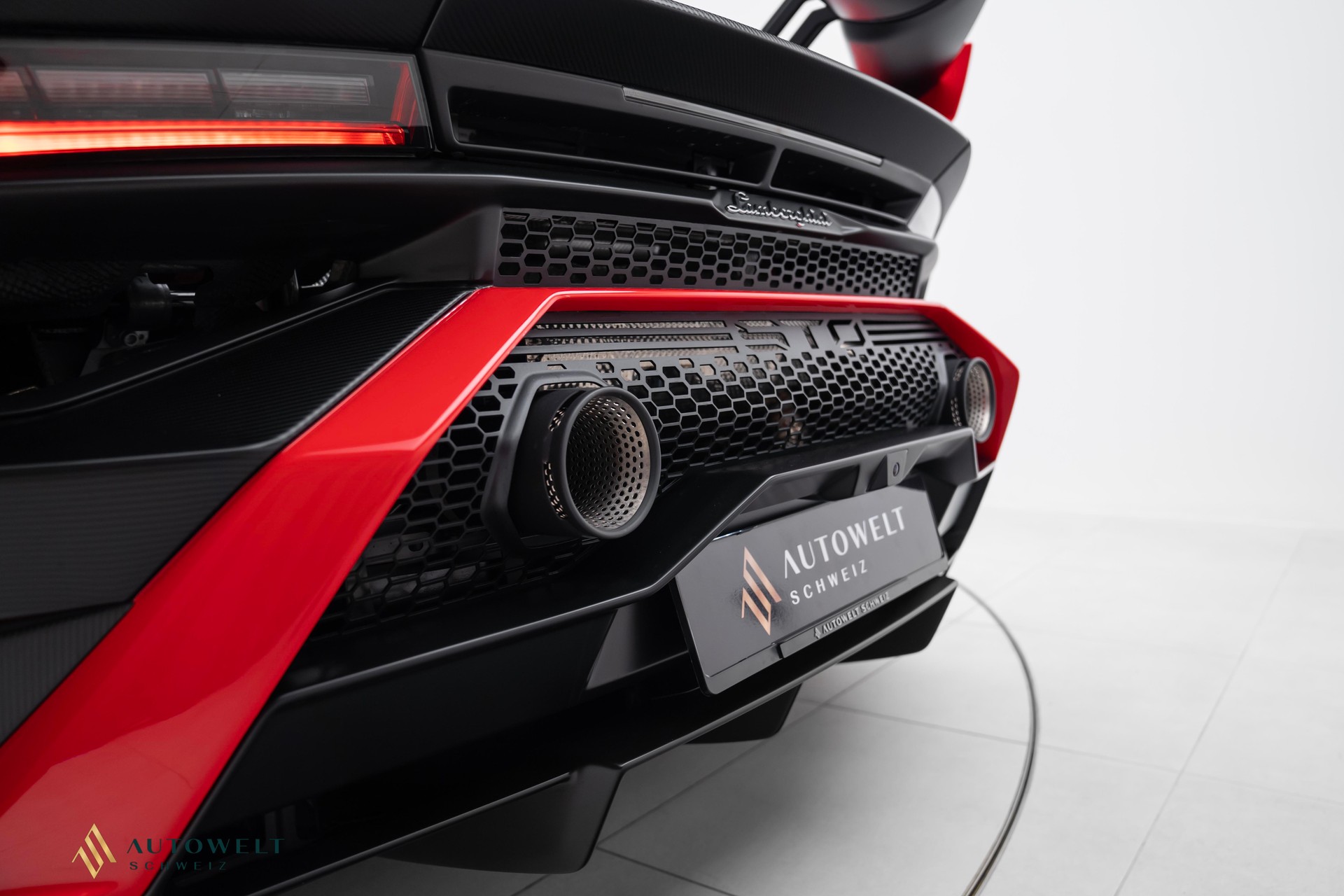 LAMBORGHINI Huracan STO Coupé DCT RWD-image-15