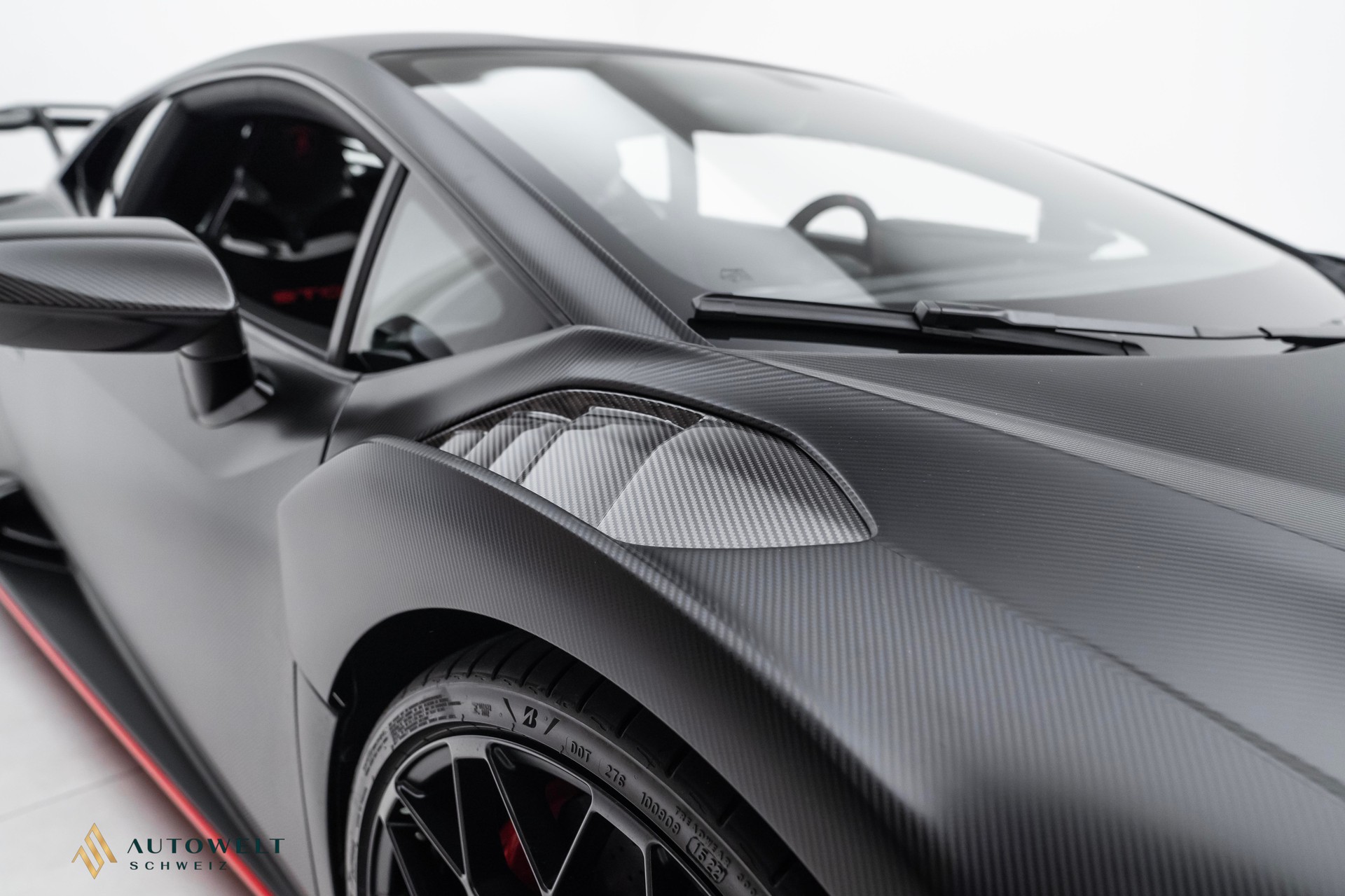 LAMBORGHINI Huracan STO Coupé DCT RWD-image-14