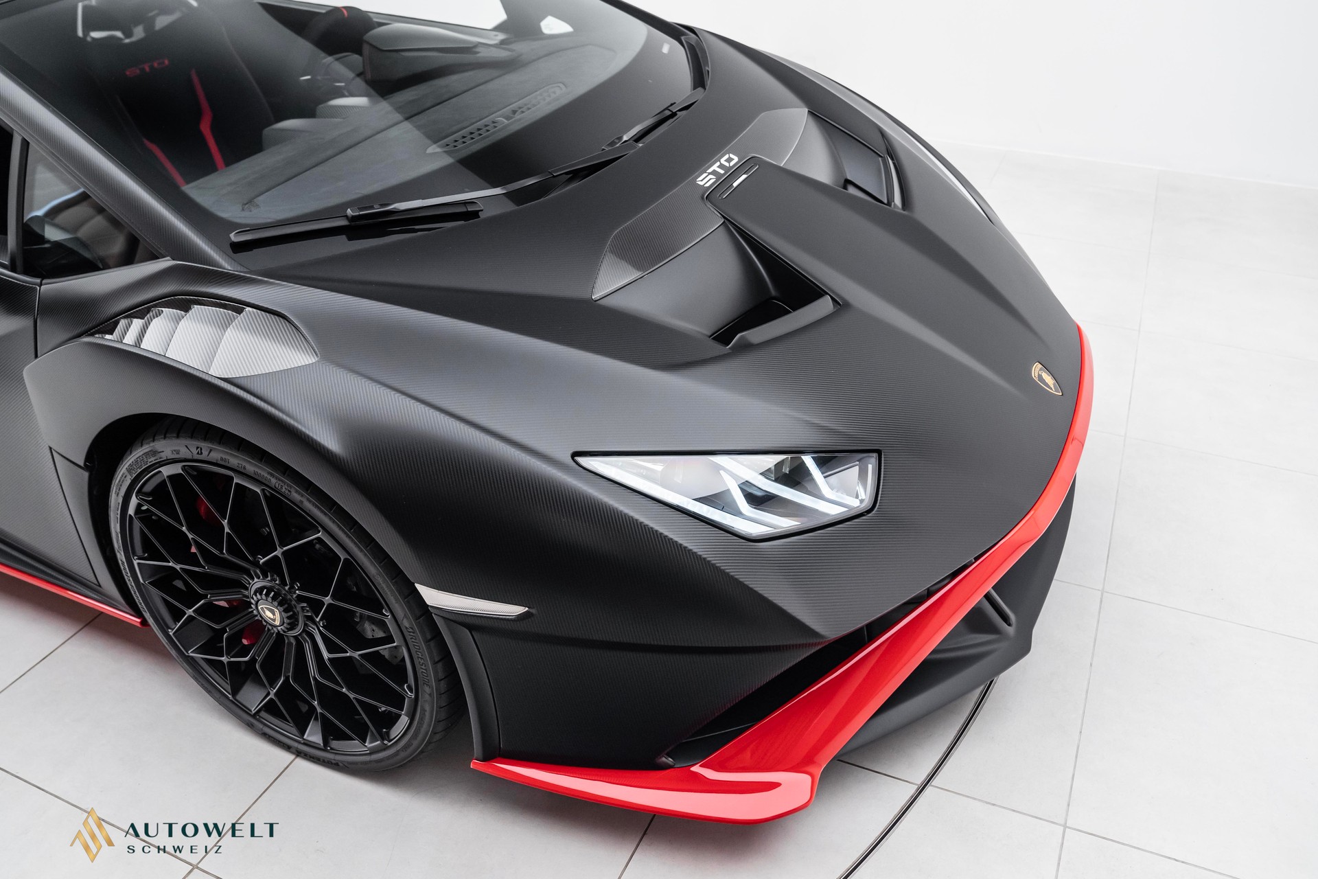 LAMBORGHINI Huracan STO Coupé DCT RWD-image-12