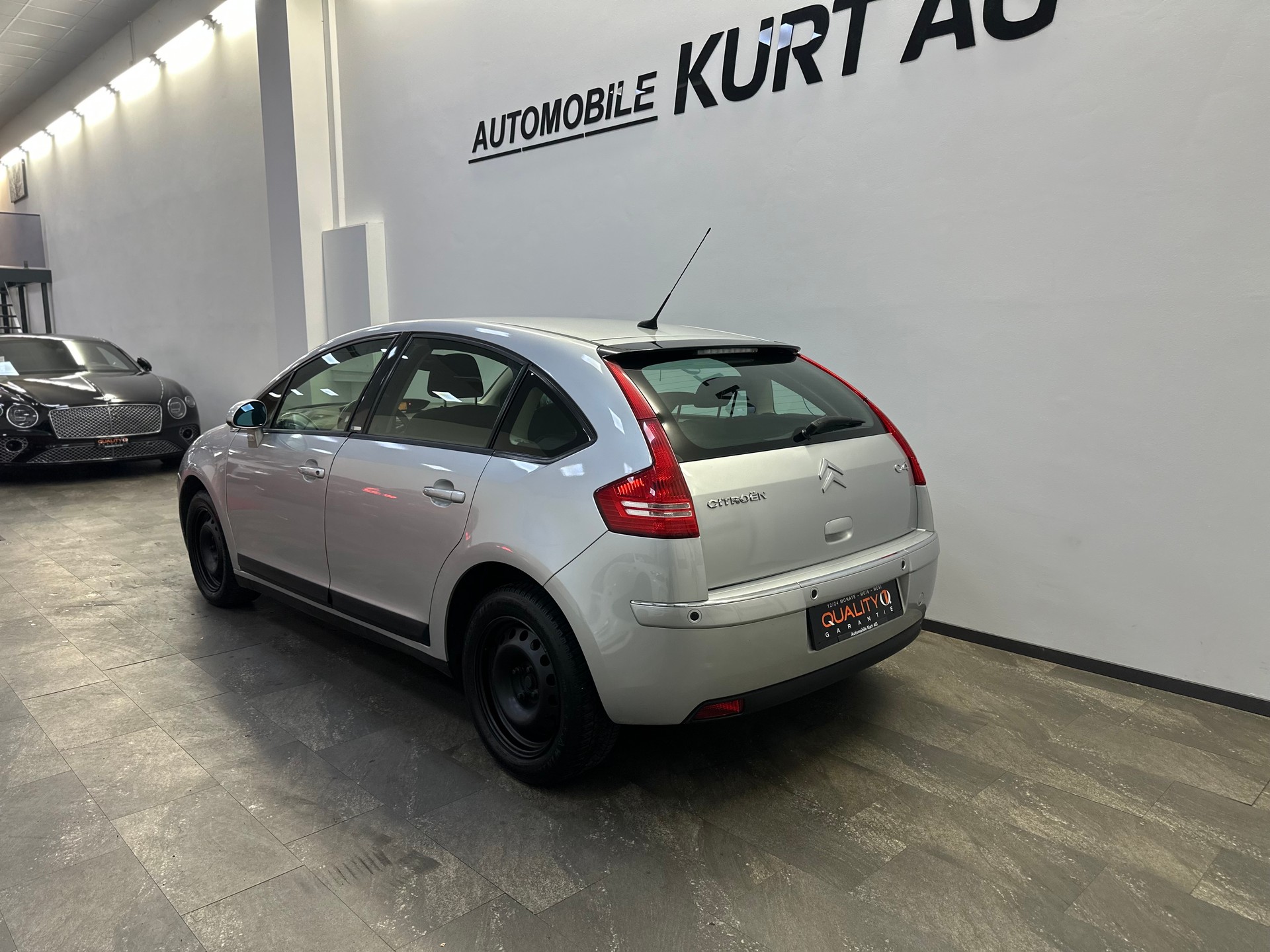 CITROEN C4 Berline 2.0i 16V VTR Automatic-showroom-element-3