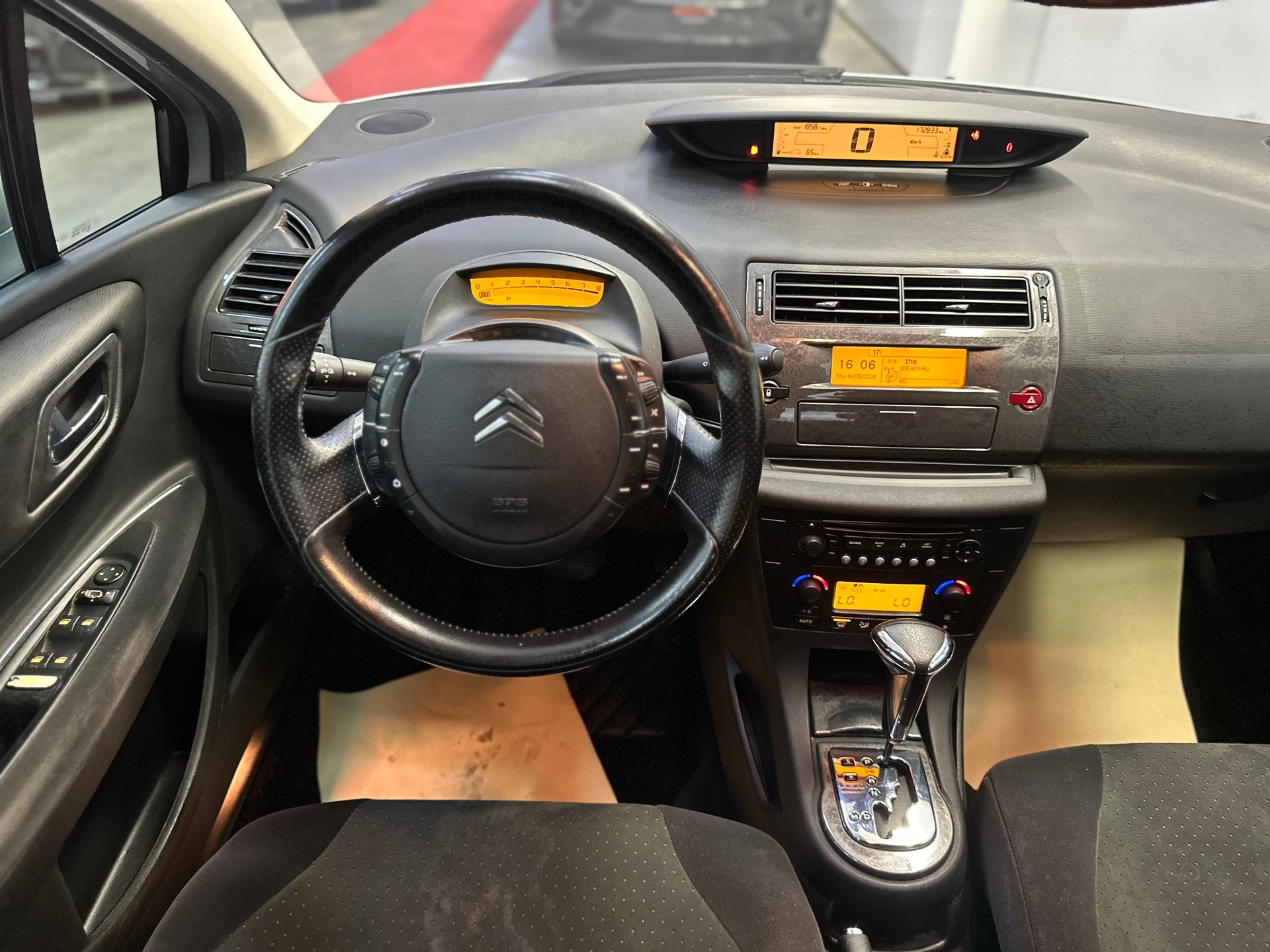 CITROEN C4 Berline 2.0i 16V VTR Automatic-image-10