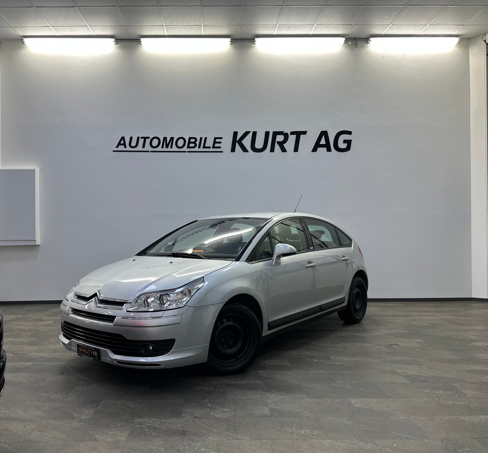 CITROEN C4 Berline 2.0i 16V VTR Automatic