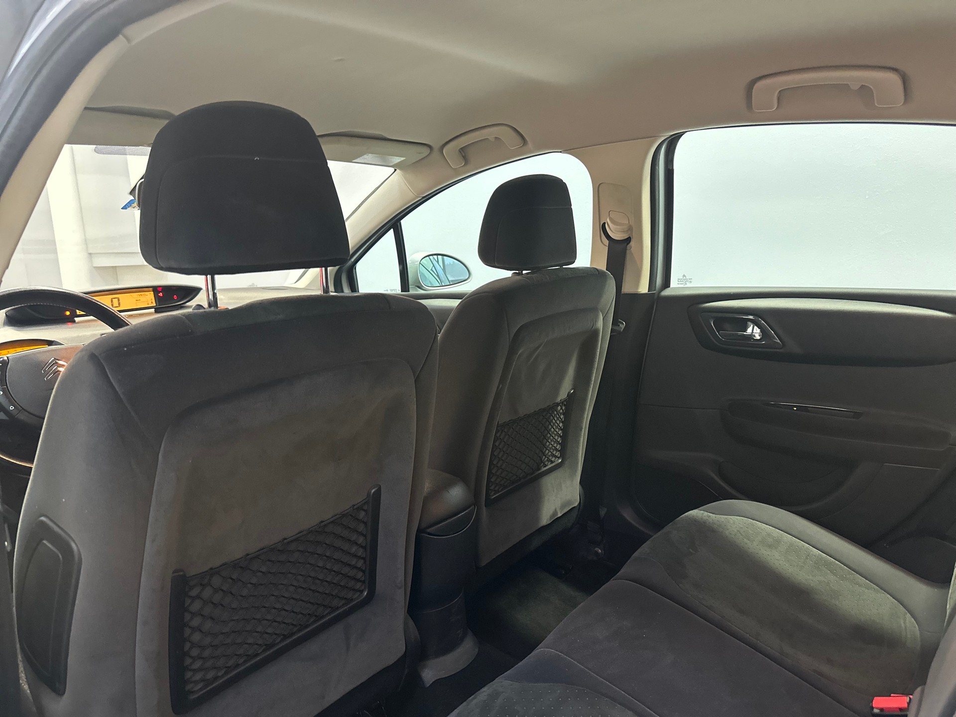 CITROEN C4 Berline 2.0i 16V VTR Automatic-image-14