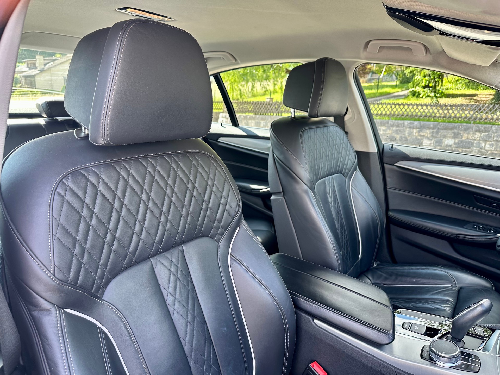 BMW 530d xDrive Luxury Line Steptronic-image-12