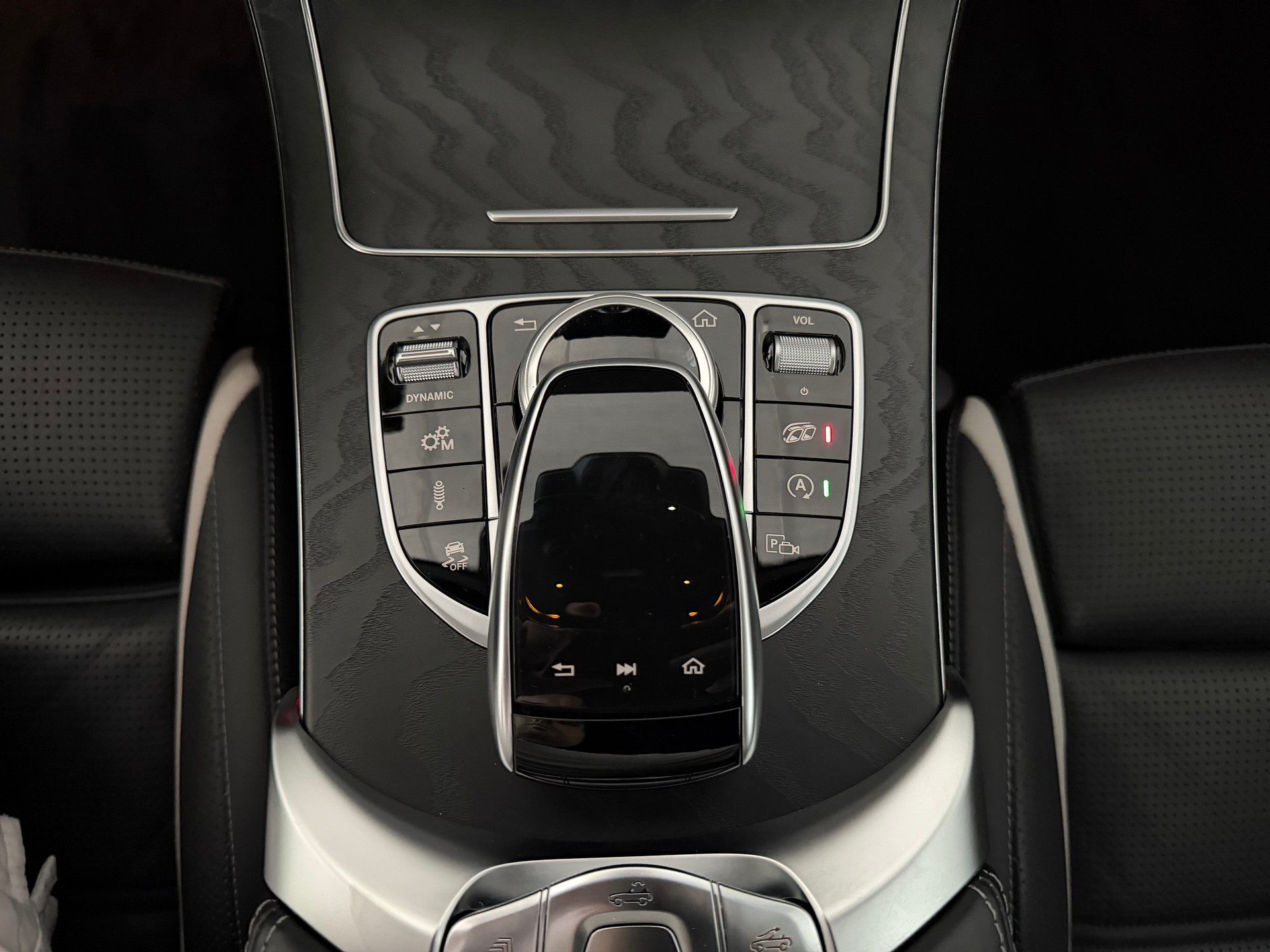 MERCEDES-BENZ C 63 S AMG-image-9