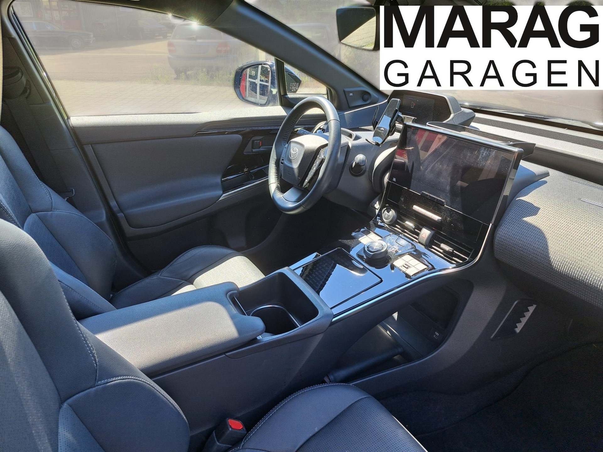 TOYOTA bZ4X Premium 71,4 kWh 4WD-image-4