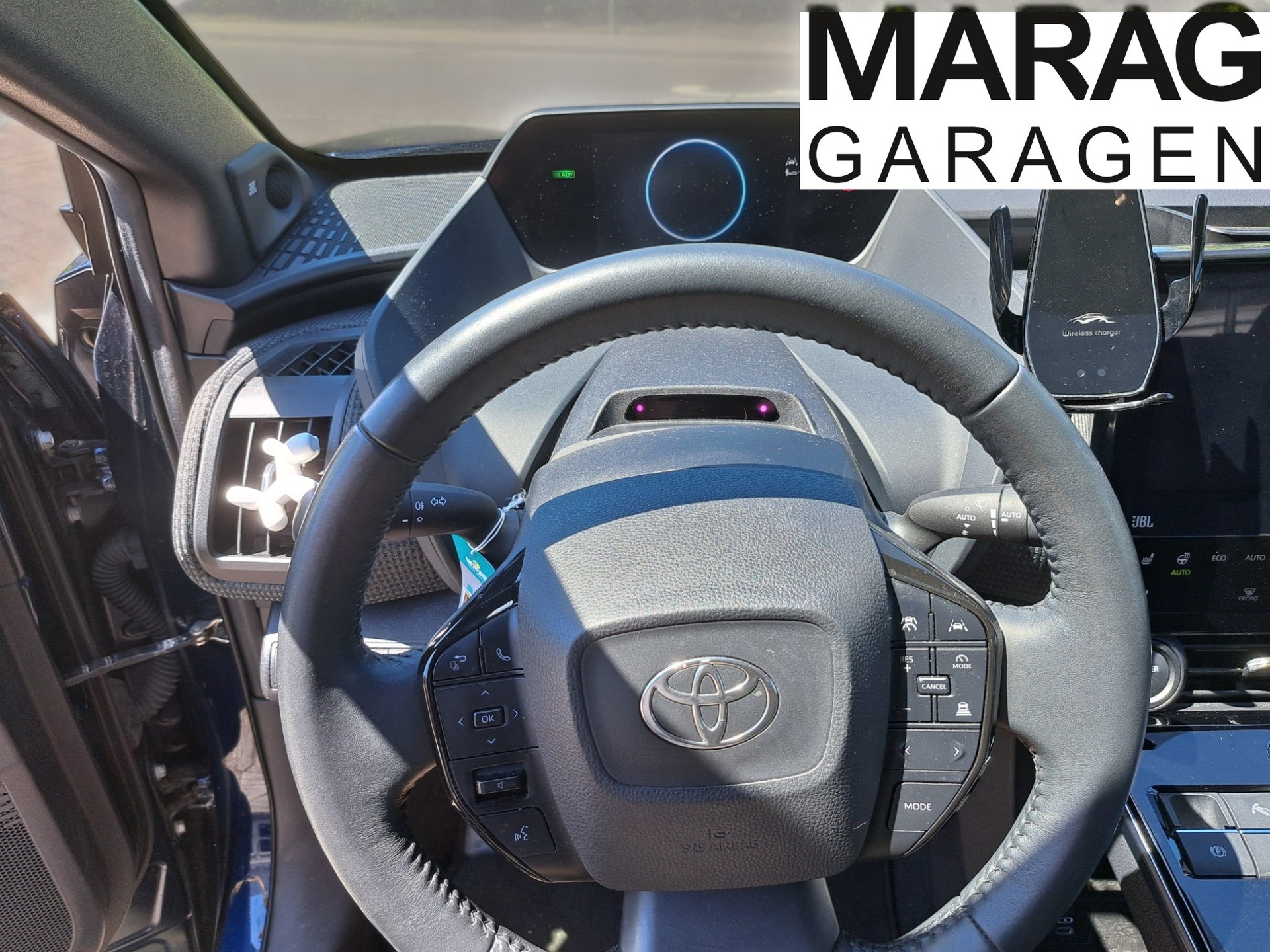 TOYOTA bZ4X Premium 71,4 kWh 4WD-image-12