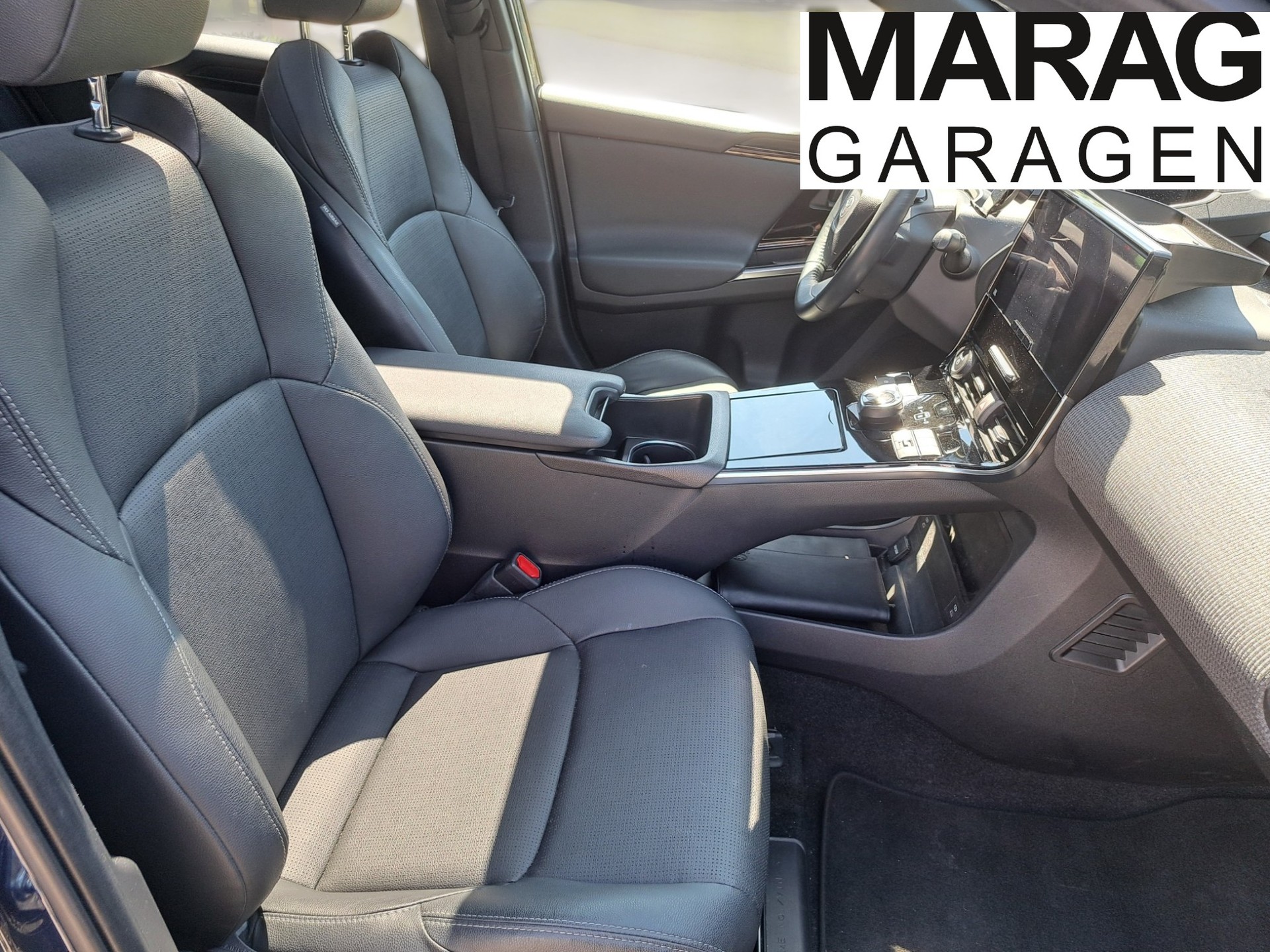 TOYOTA bZ4X Premium 71,4 kWh 4WD-image-5