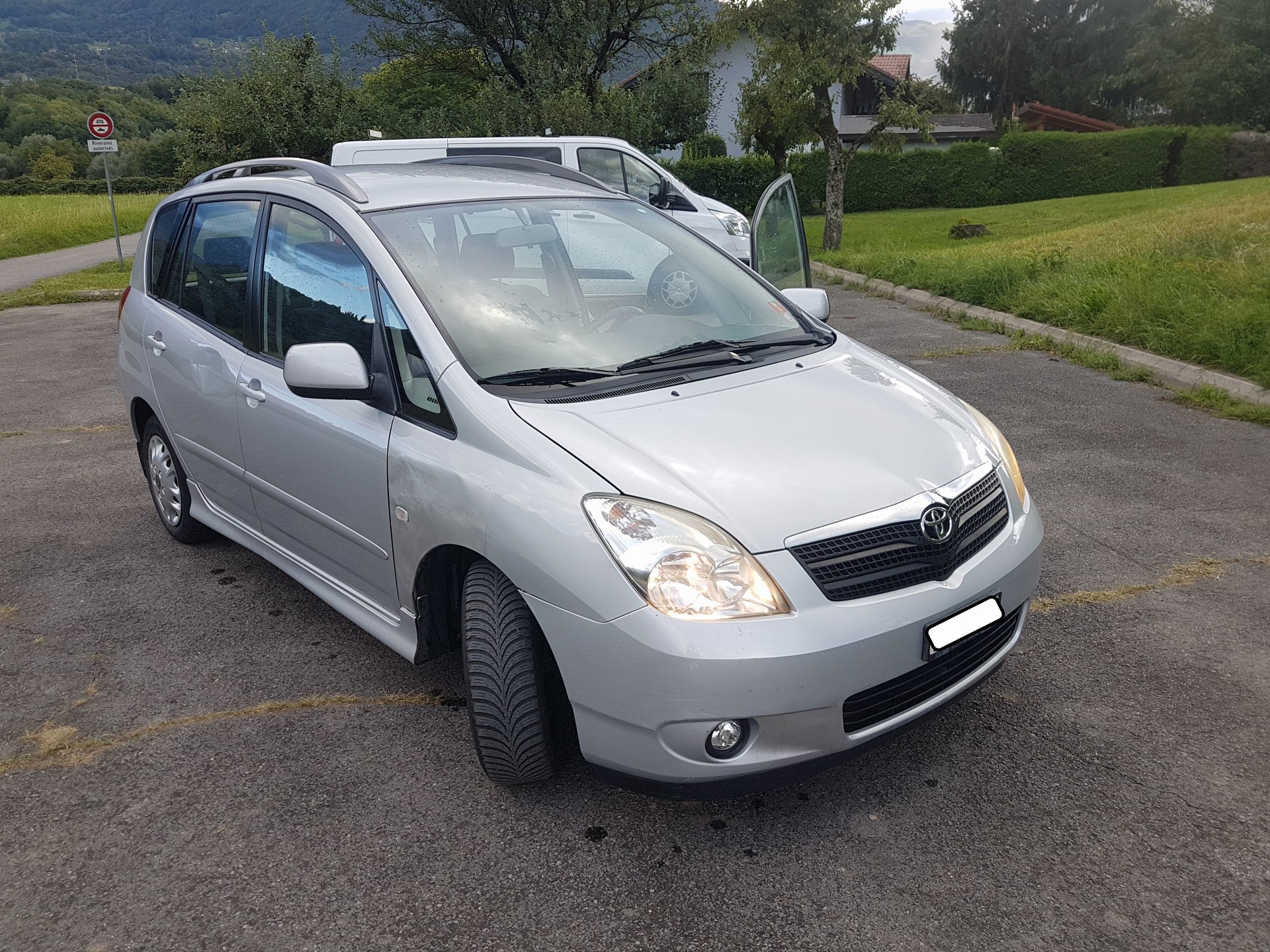TOYOTA 1.8 VVT-i Linea Sol Family