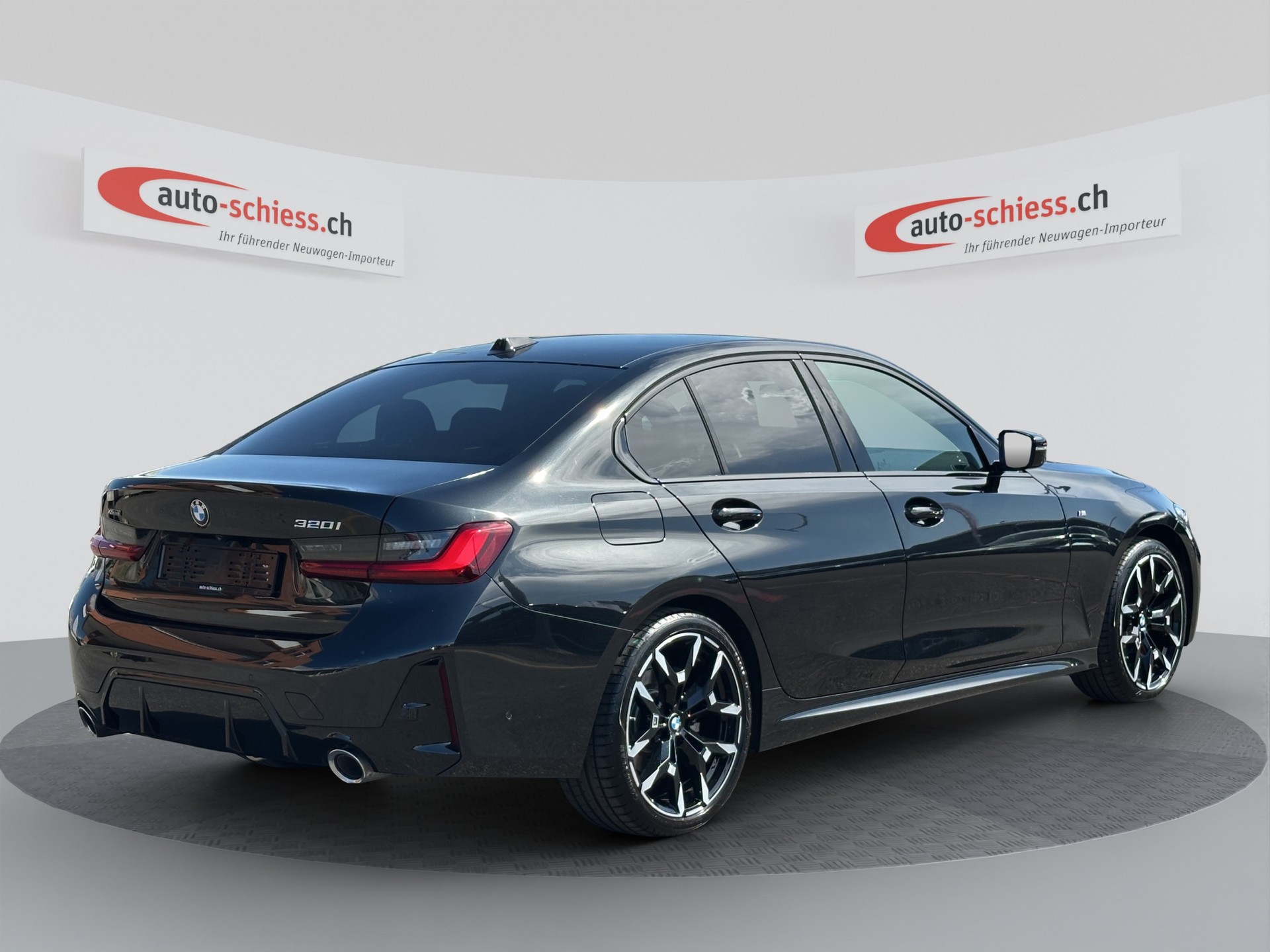 BMW 320i xDrive Steptronic M Sport-image-4