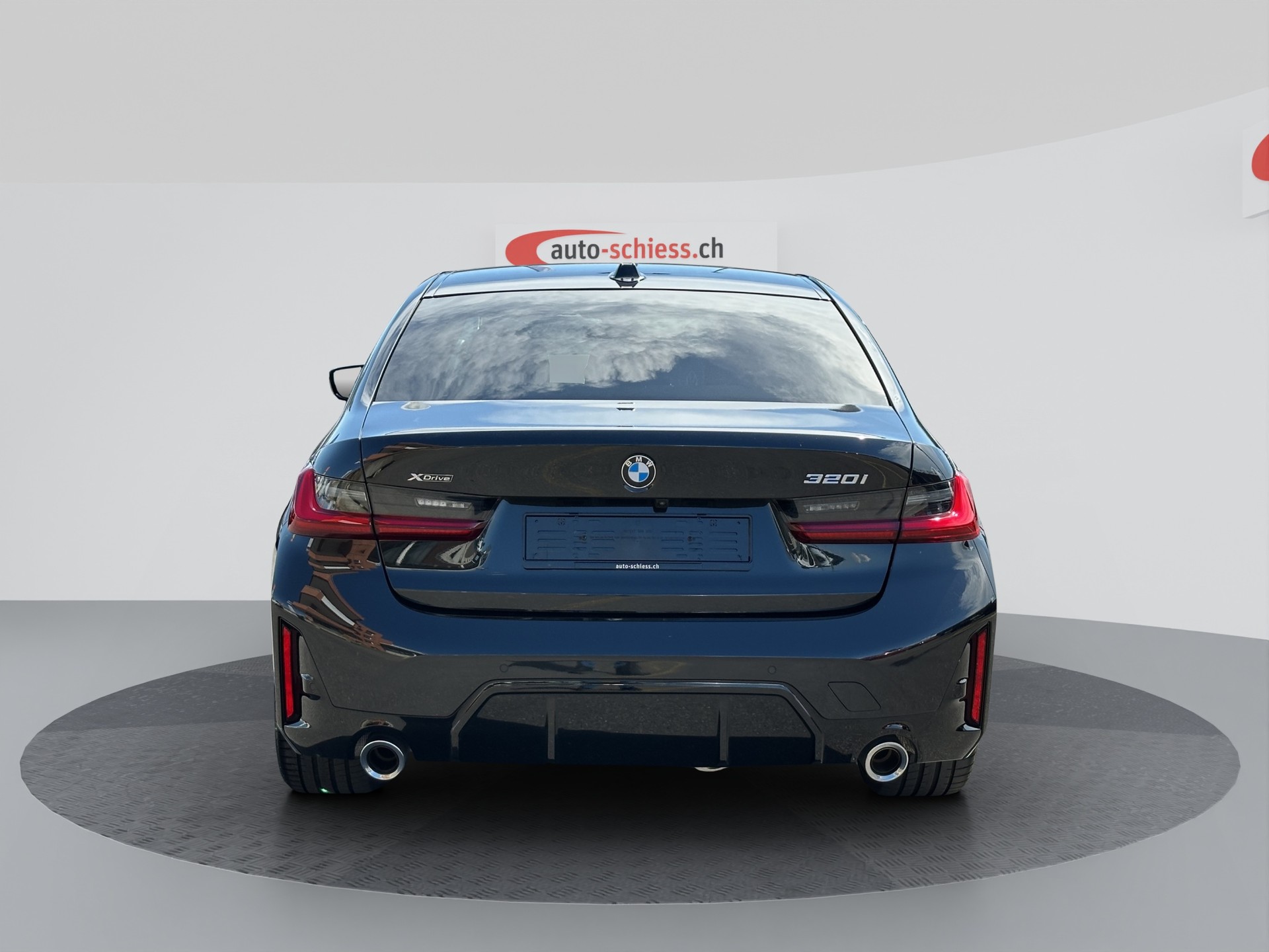 BMW 320i xDrive Steptronic M Sport-showroom-element-3