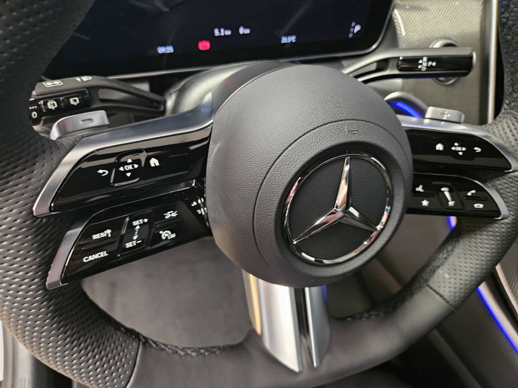 MERCEDES-BENZ GLC 220 d 4Matic AMG Line-image-8