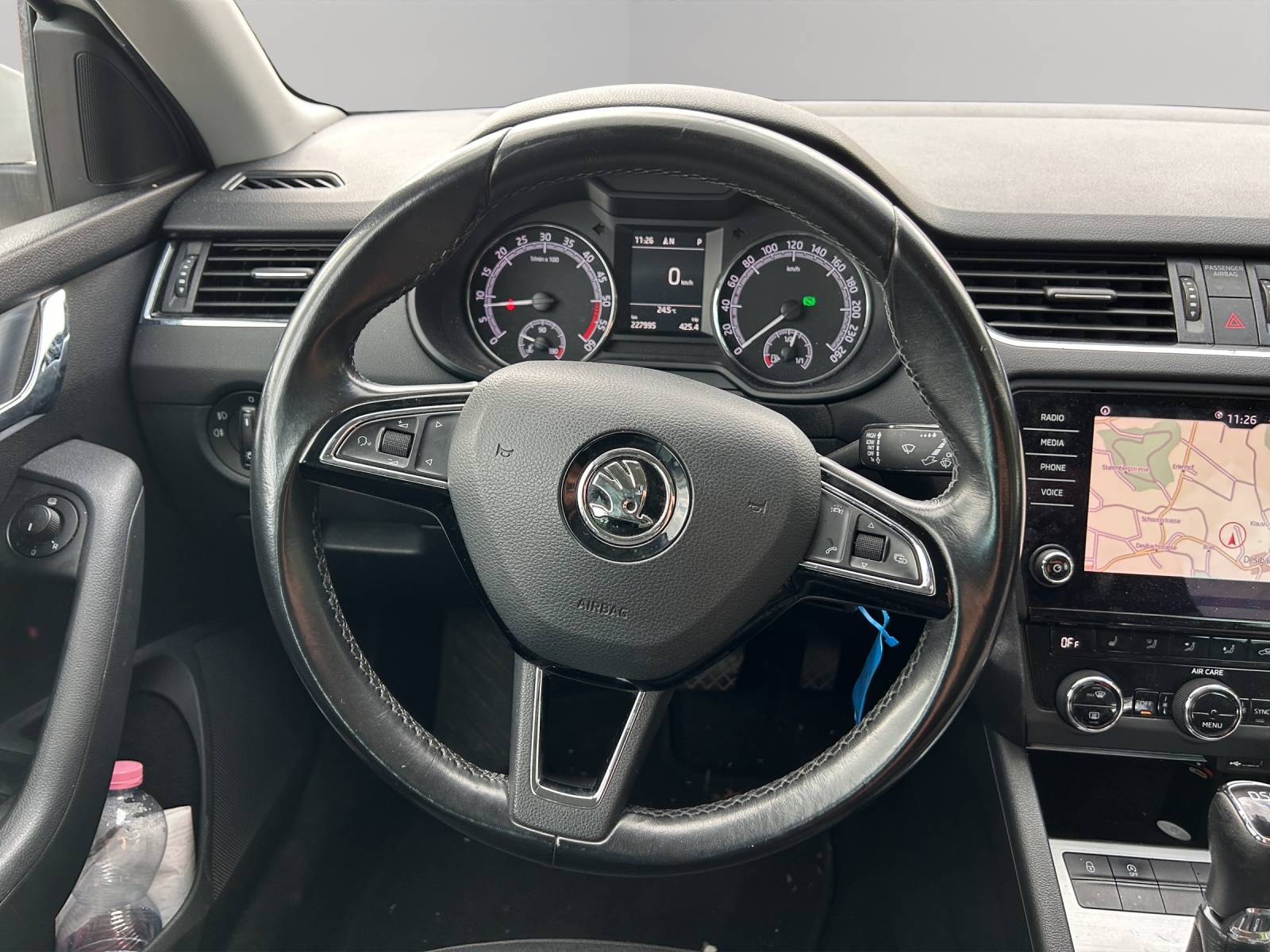 SKODA Octavia Combi 1.6 TDI Ambition DSG-image-11