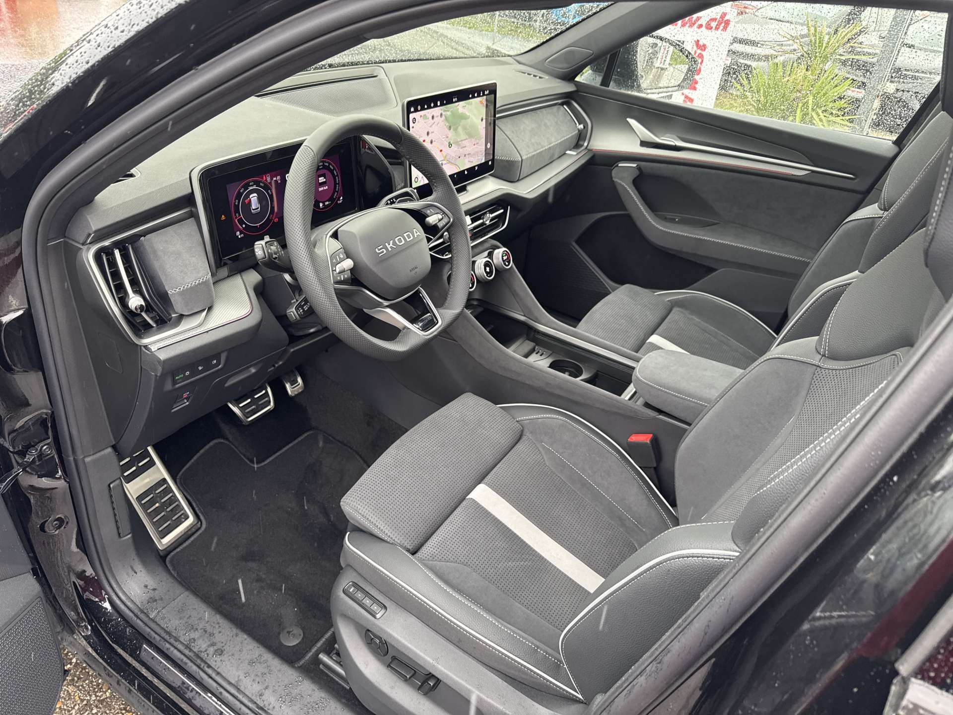 SKODA Kodiaq 2.0 TSi Sportline 7-Plätzer 205PS 4x4 DSG-Automat-image-5