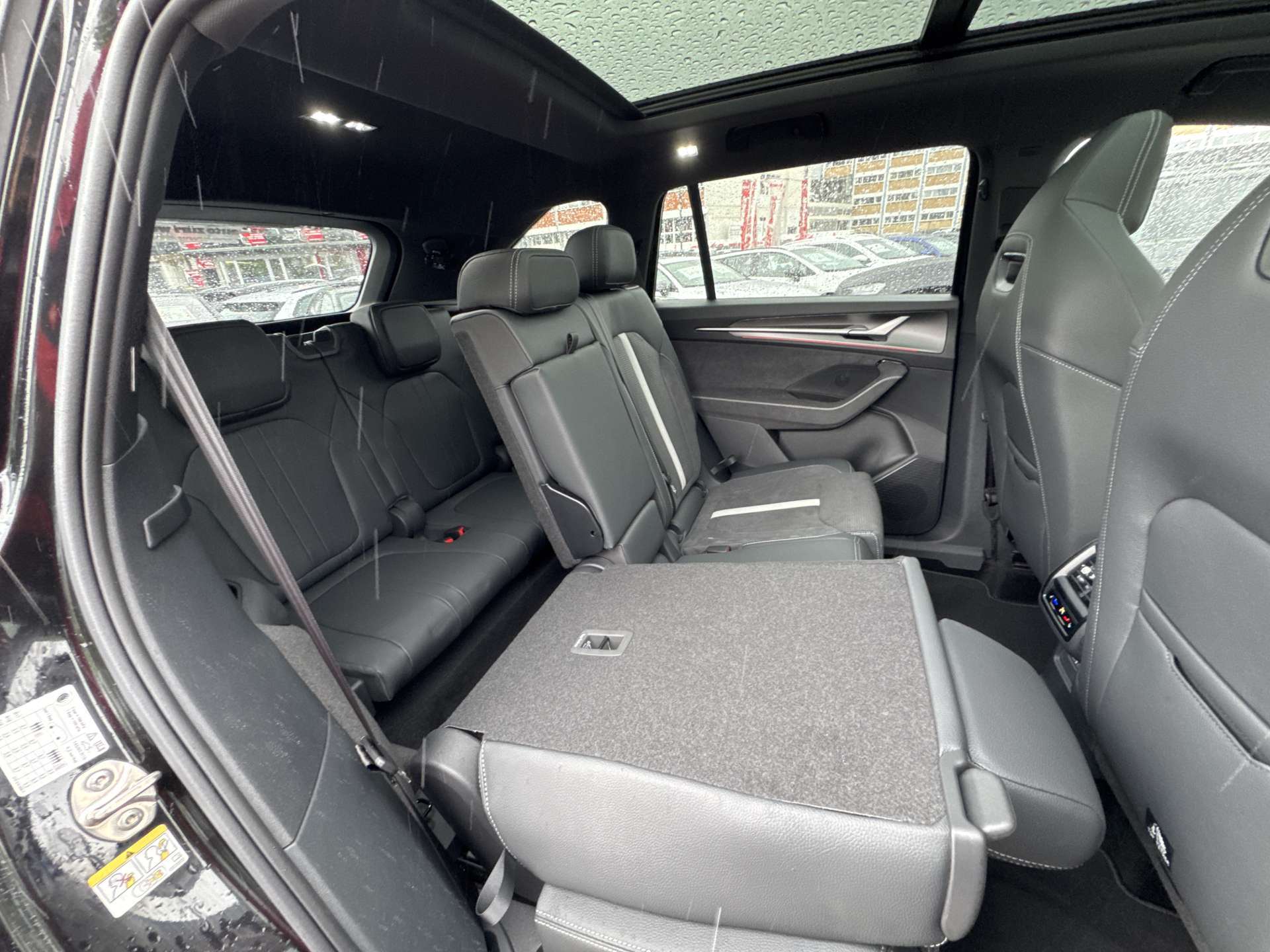 SKODA Kodiaq 2.0 TSi Sportline 7-Plätzer 205PS 4x4 DSG-Automat-image-6